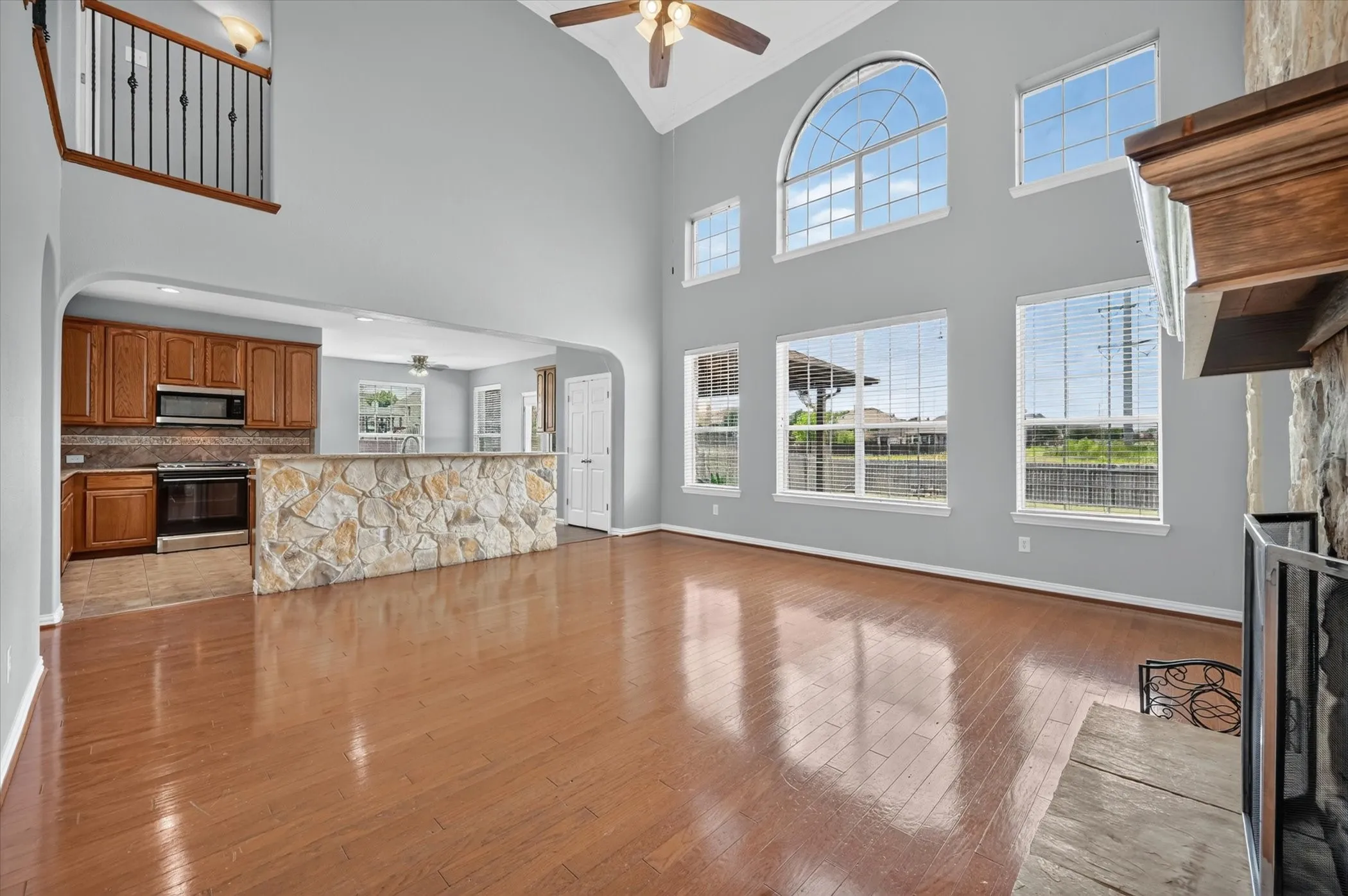 Single Family Residence For Sale in Tarrant County , 10341 Brunston Road, Fort Worth, Texas 76244, 6 Bedroom, 5 Bathroom, 3 Garage spaces, 4,266 Sqft, built in 2007, mls#21311552, Real Estate Agent in Fort Worth, Homes For Sale in Tarrant county, Homes For Sale in Fort Worth, Realtor in Fort Worth Texas, Real Estate Brokerage Independent Realty Texas, Luminita Cordes Realtor