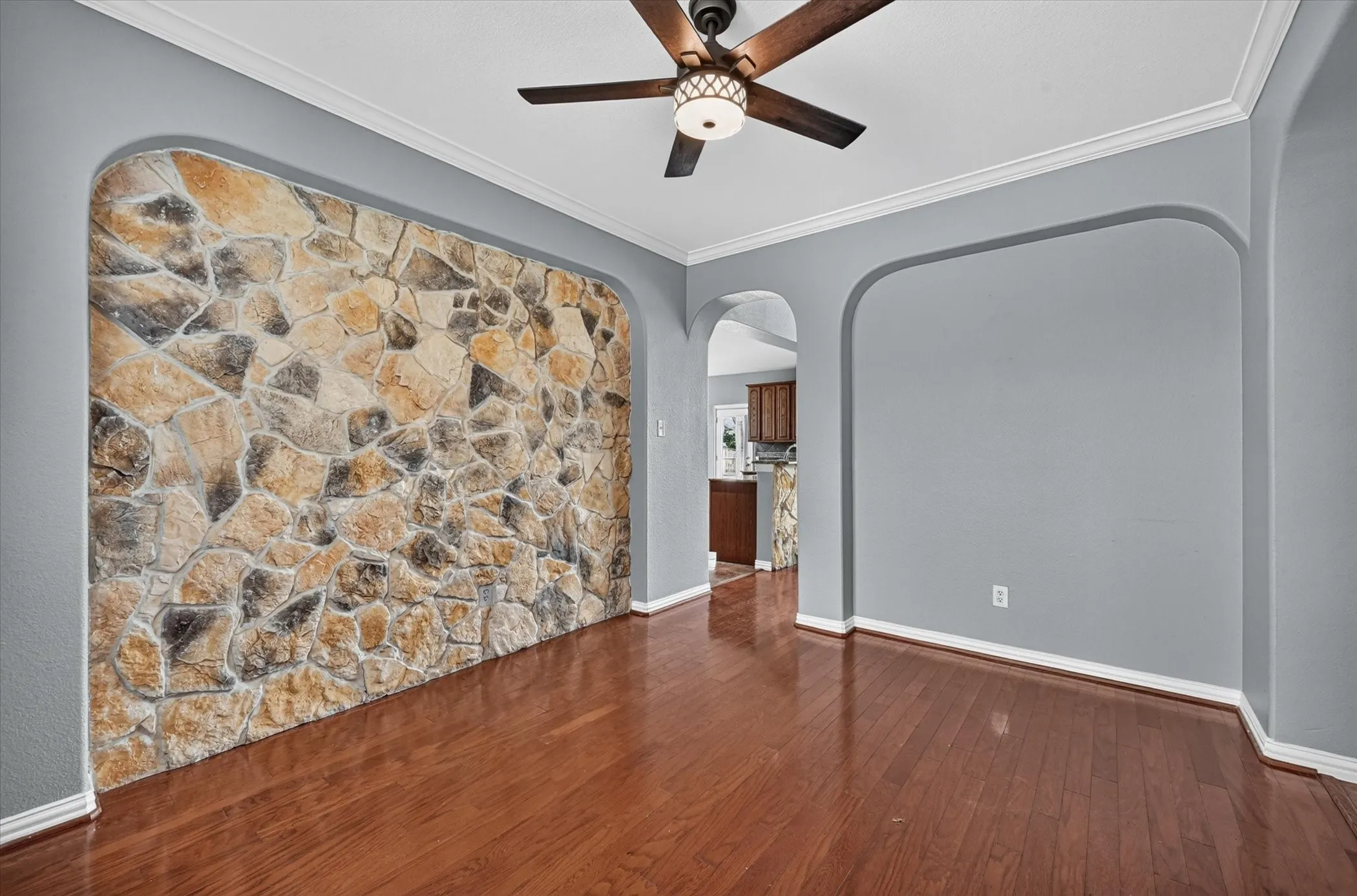 Single Family Residence For Sale in Tarrant County , 10341 Brunston Road, Fort Worth, Texas 76244, 6 Bedroom, 5 Bathroom, 3 Garage spaces, 4,266 Sqft, built in 2007, mls#21311552, Real Estate Agent in Fort Worth, Homes For Sale in Tarrant county, Homes For Sale in Fort Worth, Realtor in Fort Worth Texas, Real Estate Brokerage Independent Realty Texas, Luminita Cordes Realtor