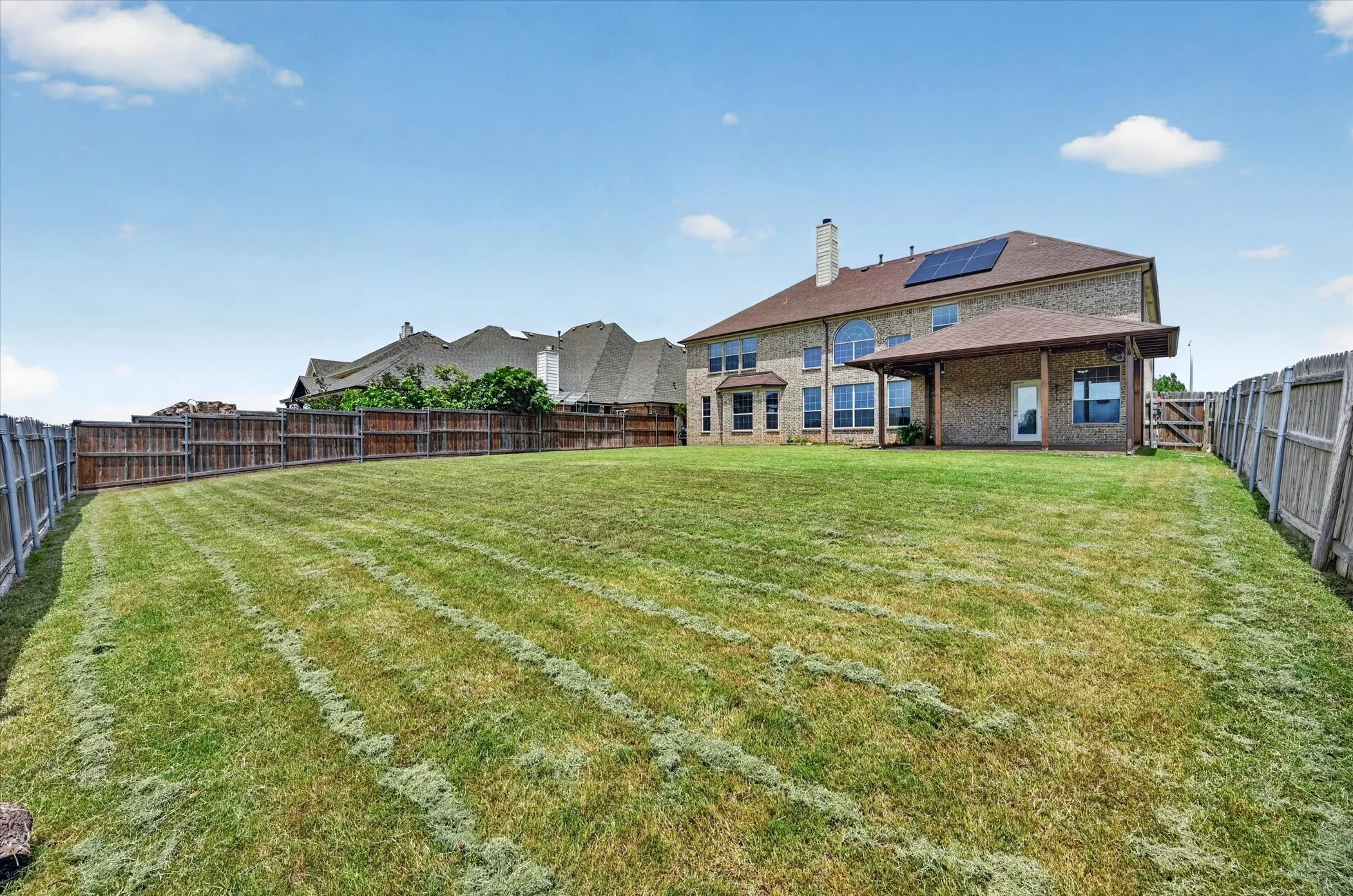 Single Family Residence For Sale in Tarrant County , 10341 Brunston Road, Fort Worth, Texas 76244, 6 Bedroom, 5 Bathroom, 3 Garage spaces, 4,266 Sqft, built in 2007, mls#21311552, Real Estate Agent in Fort Worth, Homes For Sale in Tarrant county, Homes For Sale in Fort Worth, Realtor in Fort Worth Texas, Real Estate Brokerage Independent Realty Texas, Luminita Cordes Realtor