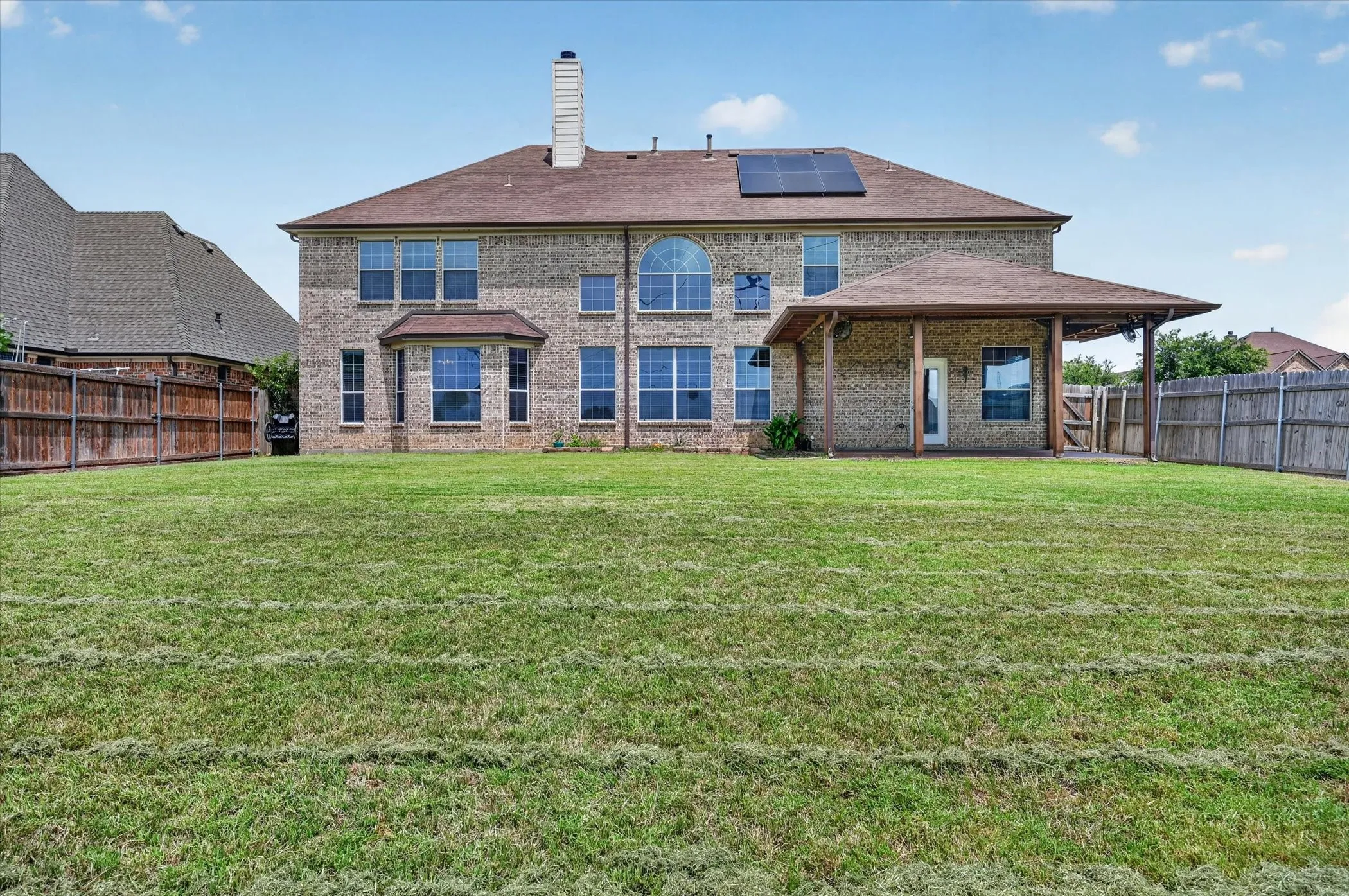 Single Family Residence For Sale in Tarrant County , 10341 Brunston Road, Fort Worth, Texas 76244, 6 Bedroom, 5 Bathroom, 3 Garage spaces, 4,266 Sqft, built in 2007, mls#21311552, Real Estate Agent in Fort Worth, Homes For Sale in Tarrant county, Homes For Sale in Fort Worth, Realtor in Fort Worth Texas, Real Estate Brokerage Independent Realty Texas, Luminita Cordes Realtor