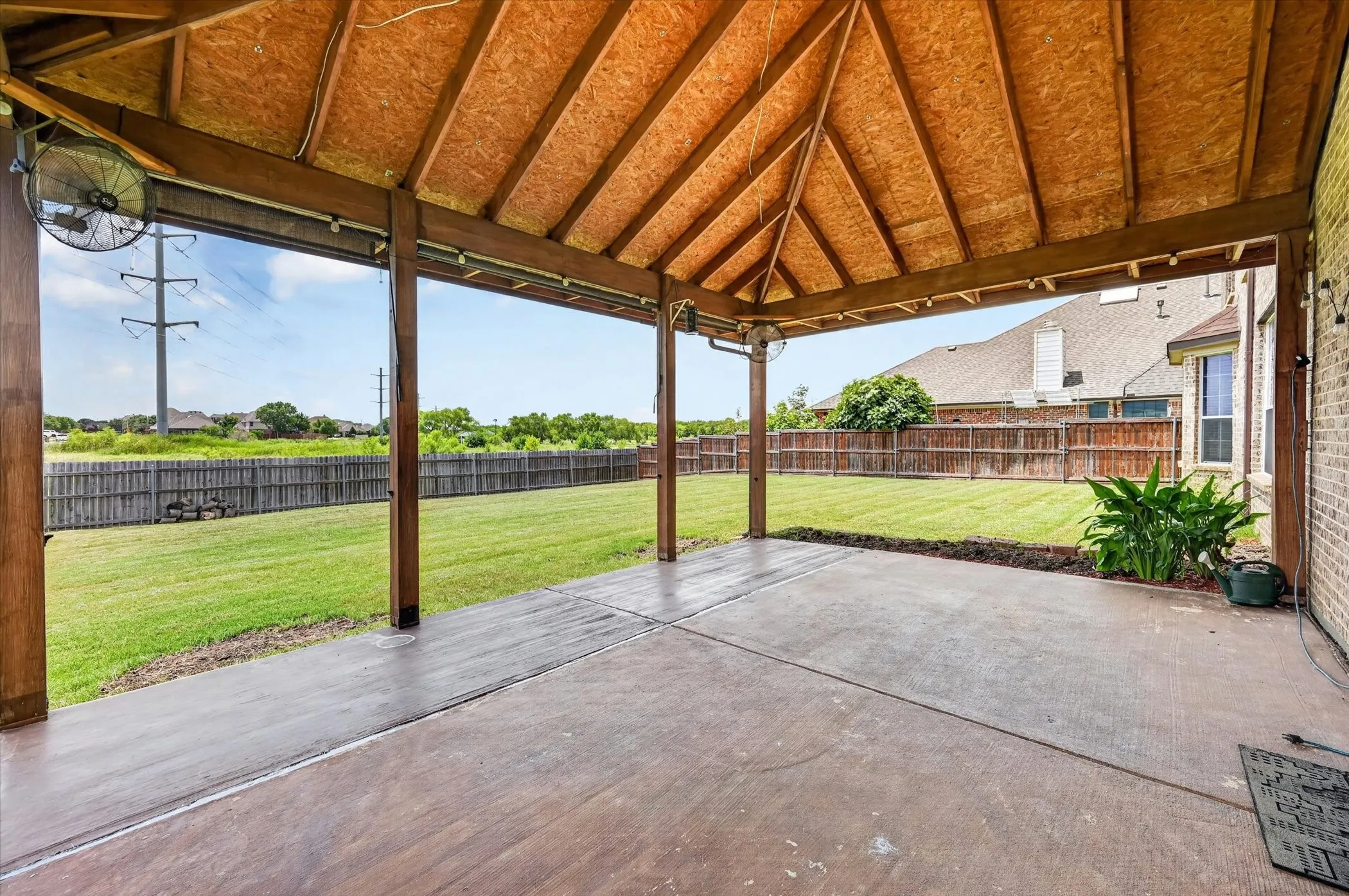 Single Family Residence For Sale in Tarrant County , 10341 Brunston Road, Fort Worth, Texas 76244, 6 Bedroom, 5 Bathroom, 3 Garage spaces, 4,266 Sqft, built in 2007, mls#21311552, Real Estate Agent in Fort Worth, Homes For Sale in Tarrant county, Homes For Sale in Fort Worth, Realtor in Fort Worth Texas, Real Estate Brokerage Independent Realty Texas, Luminita Cordes Realtor