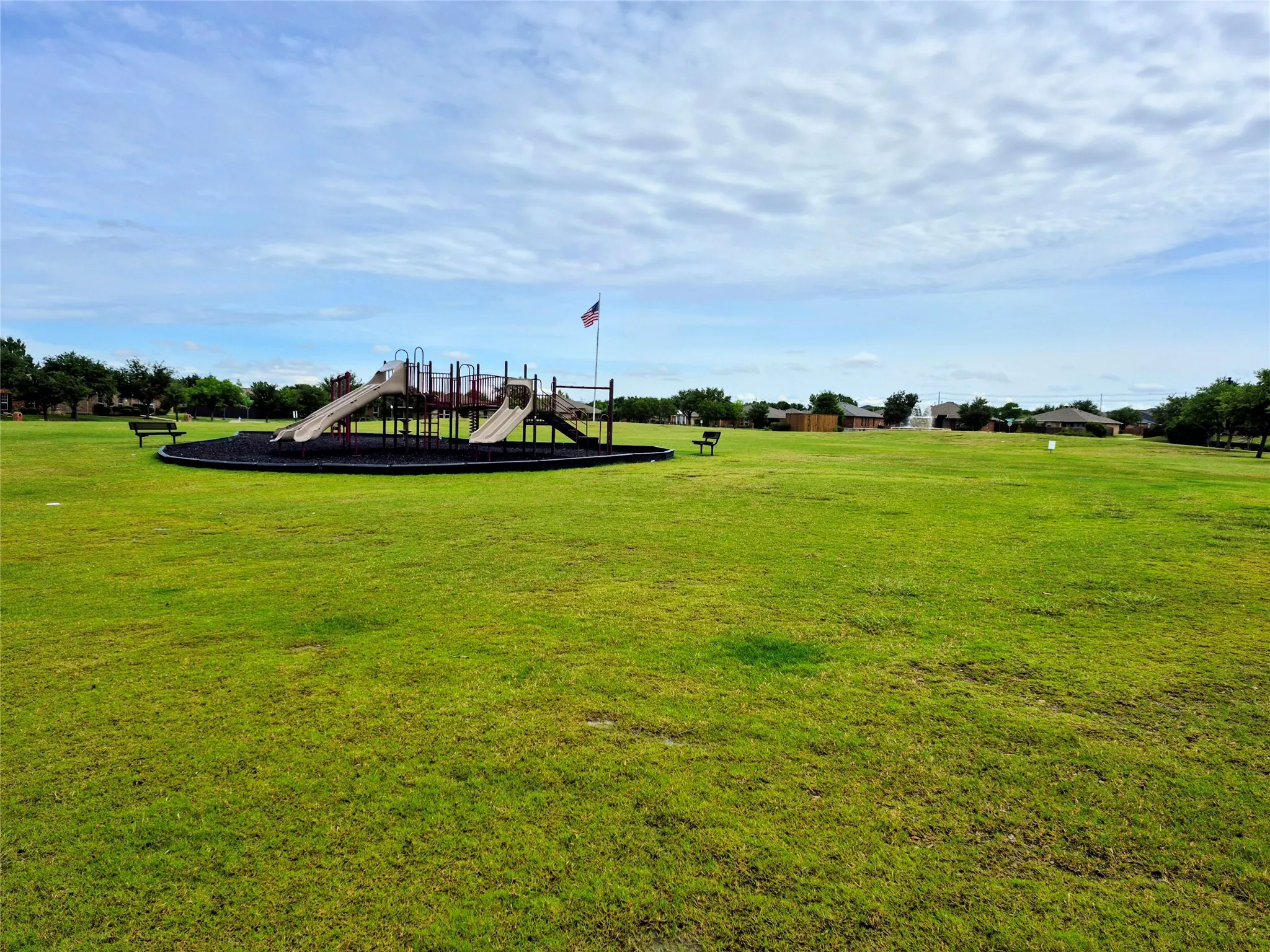Single Family Residence For Sale in Denton County , 4143 Sun King Lane, Frisco, Texas 75033, 3 Bedroom, 2 Bathroom, 2 Garage spaces, 2,184 Sqft, built in 2004, mls#21308852, Real Estate Agent in Frisco, Homes For Sale in Denton county, Homes For Sale in Frisco, Realtor in Frisco Texas, Real Estate Brokerage Independent Realty Texas, Luminita Cordes Realtor