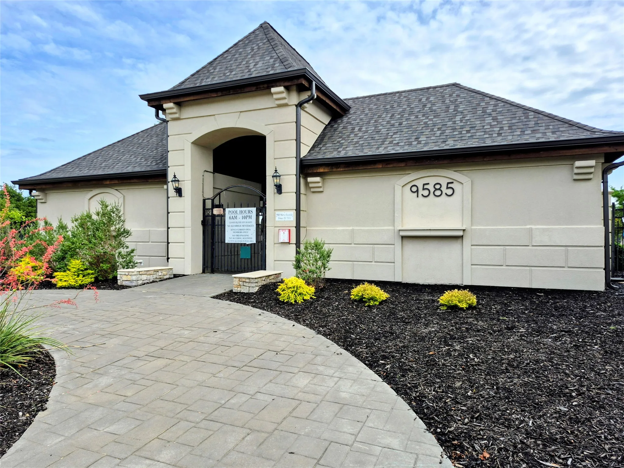 Single Family Residence For Sale in Denton County , 4143 Sun King Lane, Frisco, Texas 75033, 3 Bedroom, 2 Bathroom, 2 Garage spaces, 2,184 Sqft, built in 2004, mls#21308852, Real Estate Agent in Frisco, Homes For Sale in Denton county, Homes For Sale in Frisco, Realtor in Frisco Texas, Real Estate Brokerage Independent Realty Texas, Luminita Cordes Realtor