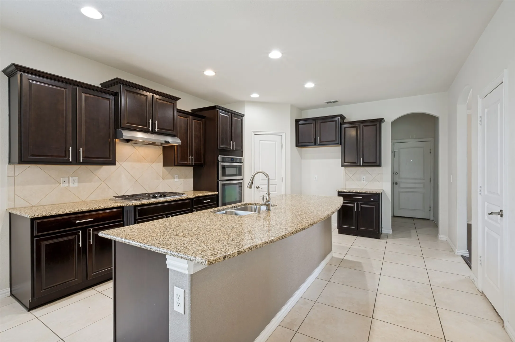 Single Family Residence For Rent in Denton County , 673 Revalen Lane, Frisco, Texas 75036, 4 Bedroom, 3 Bathroom, 2 Garage spaces, 2,941 Sqft, built in 2013, mls#21311114, Real Estate Agent in Frisco, Homes For Rent in Denton county, Homes For Rent in Frisco, Realtor in Frisco Texas, Real Estate Brokerage Independent Realty Texas, Luminita Cordes Realtor
