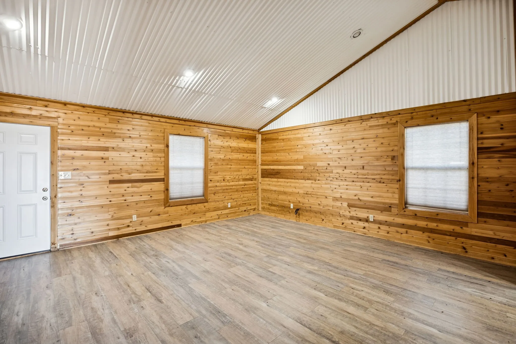 Farm For Sale in Grayson County , 1922 A Bethel Cannon Road, Whitewright, Texas 75491, 4 Bedrooms, 5 Bathrooms, 2 Garage spaces, 5,912 Sqft, built in 2017, Price $3,900,000, mls#21310701, Real Estate Agent in Whitewright, Homes For Sale in Grayson county, Homes For Sale in Whitewright, Realtor in Whitewright Texas, Real Estate Brokerage Independent Realty Texas, Luminita Cordes Realtor