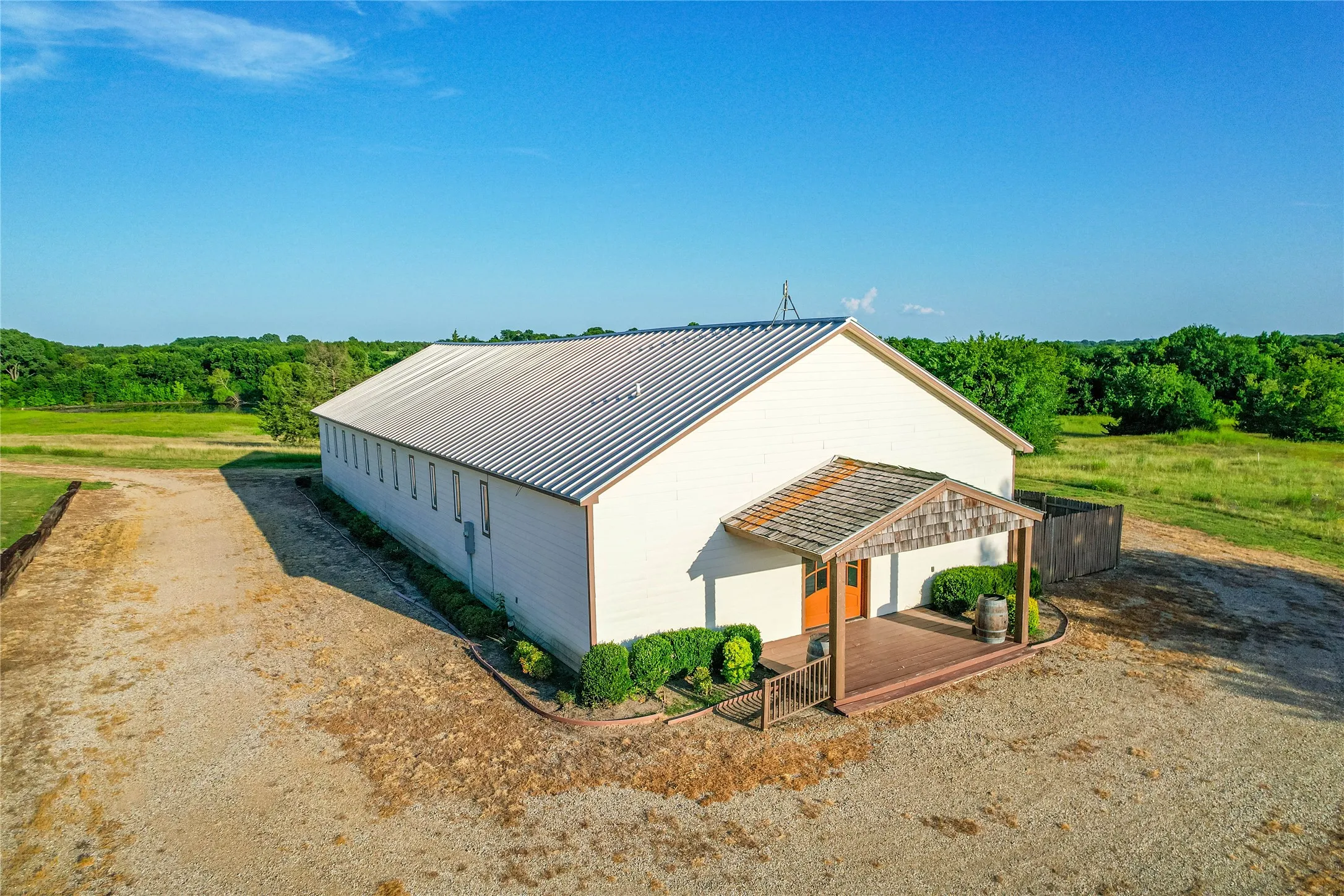 Farm For Sale in Grayson County , 1922 A Bethel Cannon Road, Whitewright, Texas 75491, 4 Bedrooms, 5 Bathrooms, 2 Garage spaces, 5,912 Sqft, built in 2017, Price $3,900,000, mls#21310701, Real Estate Agent in Whitewright, Homes For Sale in Grayson county, Homes For Sale in Whitewright, Realtor in Whitewright Texas, Real Estate Brokerage Independent Realty Texas, Luminita Cordes Realtor