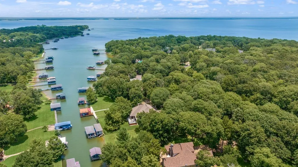 Improved Land For Sale in Freestone County , 111 Bull Run Drive, Streetman, Texas 75859, 0, 0, Garage spaces, 0 Sqft, built in 0, mls#21310737, Real Estate Agent in Streetman, Homes For Sale in Freestone county, Homes For Sale in Streetman, Realtor in Streetman Texas, Real Estate Brokerage Independent Realty Texas, Luminita Cordes Realtor