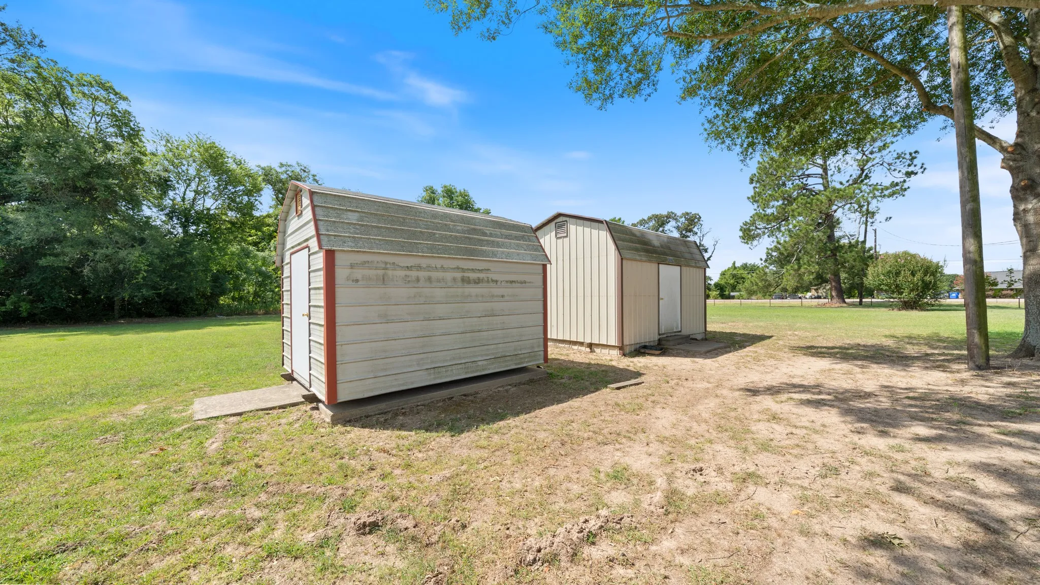 Single Family Residence For Sale in Van Zandt County , 20530 State Highway 64, Canton, Texas 75103, 4 Bedroom, 4 Bathroom, Garage spaces, 2,480 Sqft, built in 1965, mls#21309282, Real Estate Agent in Canton, Homes For Sale in Van Zandt county, Homes For Sale in Canton, Realtor in Canton Texas, Real Estate Brokerage Independent Realty Texas, Luminita Cordes Realtor