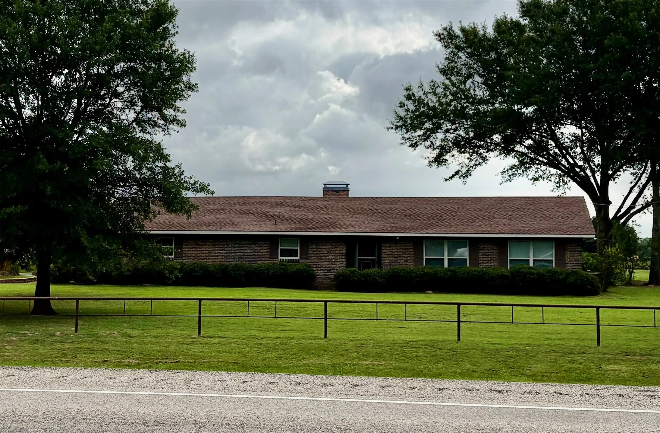 Single Family Residence For Sale in Van Zandt County , 20530 State Highway 64, Canton, Texas 75103, 4 Bedroom, 4 Bathroom, Garage spaces, 2,480 Sqft, built in 1965, mls#21309282, Real Estate Agent in Canton, Homes For Sale in Van Zandt county, Homes For Sale in Canton, Realtor in Canton Texas, Real Estate Brokerage Independent Realty Texas, Luminita Cordes Realtor