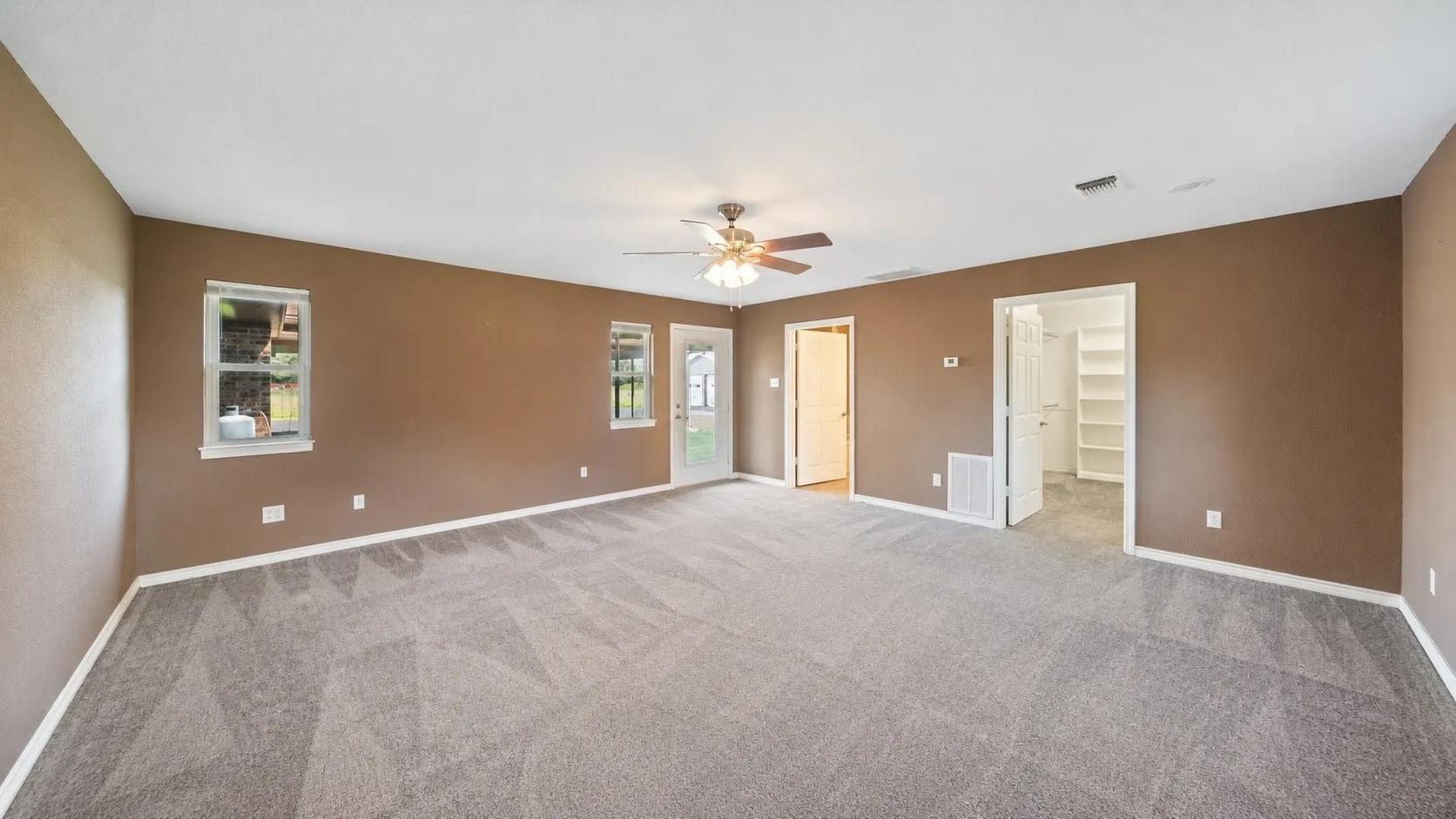 Single Family Residence For Sale in Van Zandt County , 20530 State Highway 64, Canton, Texas 75103, 4 Bedroom, 4 Bathroom, Garage spaces, 2,480 Sqft, built in 1965, mls#21309282, Real Estate Agent in Canton, Homes For Sale in Van Zandt county, Homes For Sale in Canton, Realtor in Canton Texas, Real Estate Brokerage Independent Realty Texas, Luminita Cordes Realtor