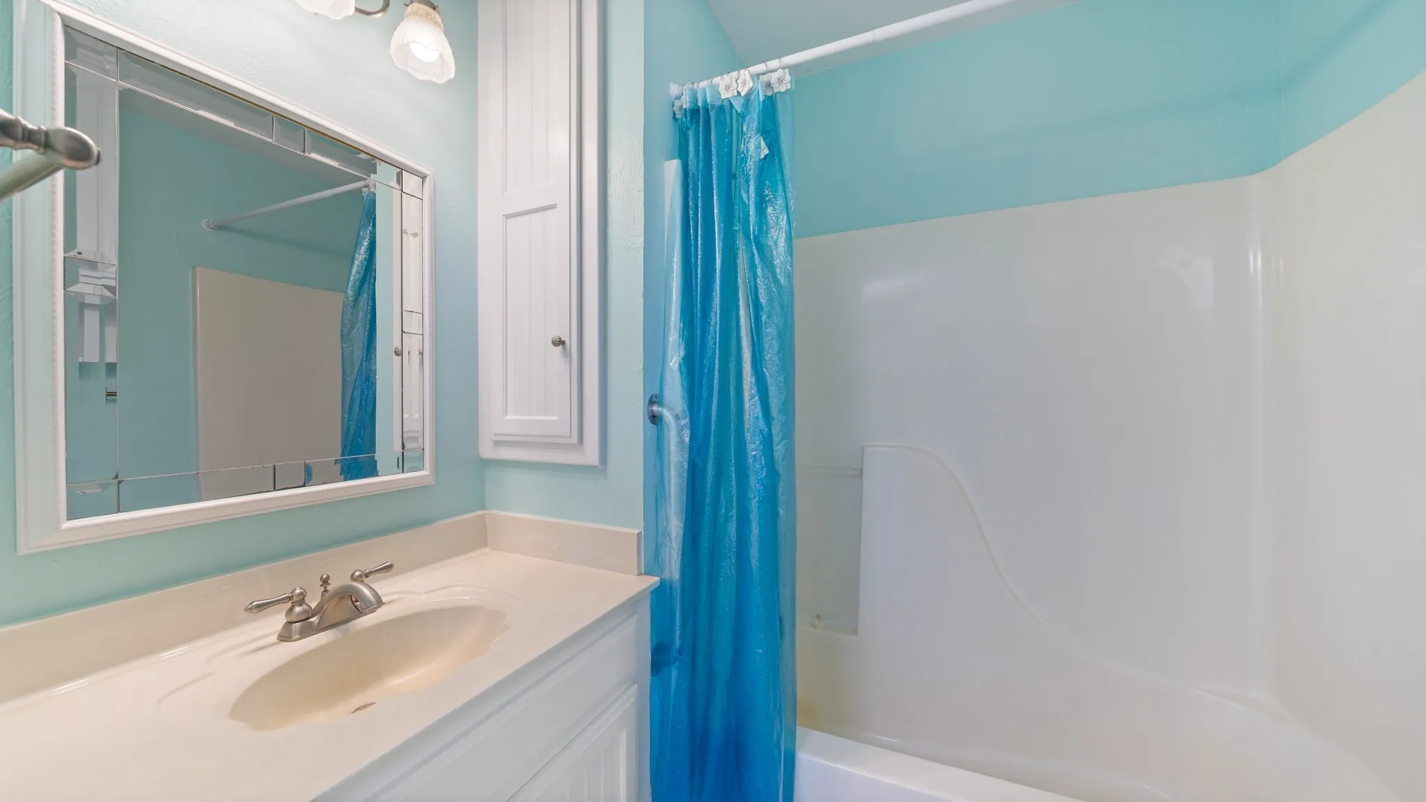 Single Family Residence For Sale in Van Zandt County , 20530 State Highway 64, Canton, Texas 75103, 4 Bedroom, 4 Bathroom, Garage spaces, 2,480 Sqft, built in 1965, mls#21309282, Real Estate Agent in Canton, Homes For Sale in Van Zandt county, Homes For Sale in Canton, Realtor in Canton Texas, Real Estate Brokerage Independent Realty Texas, Luminita Cordes Realtor