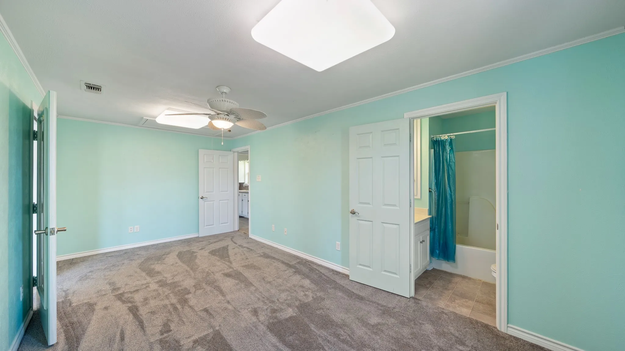 Single Family Residence For Sale in Van Zandt County , 20530 State Highway 64, Canton, Texas 75103, 4 Bedroom, 4 Bathroom, Garage spaces, 2,480 Sqft, built in 1965, mls#21309282, Real Estate Agent in Canton, Homes For Sale in Van Zandt county, Homes For Sale in Canton, Realtor in Canton Texas, Real Estate Brokerage Independent Realty Texas, Luminita Cordes Realtor