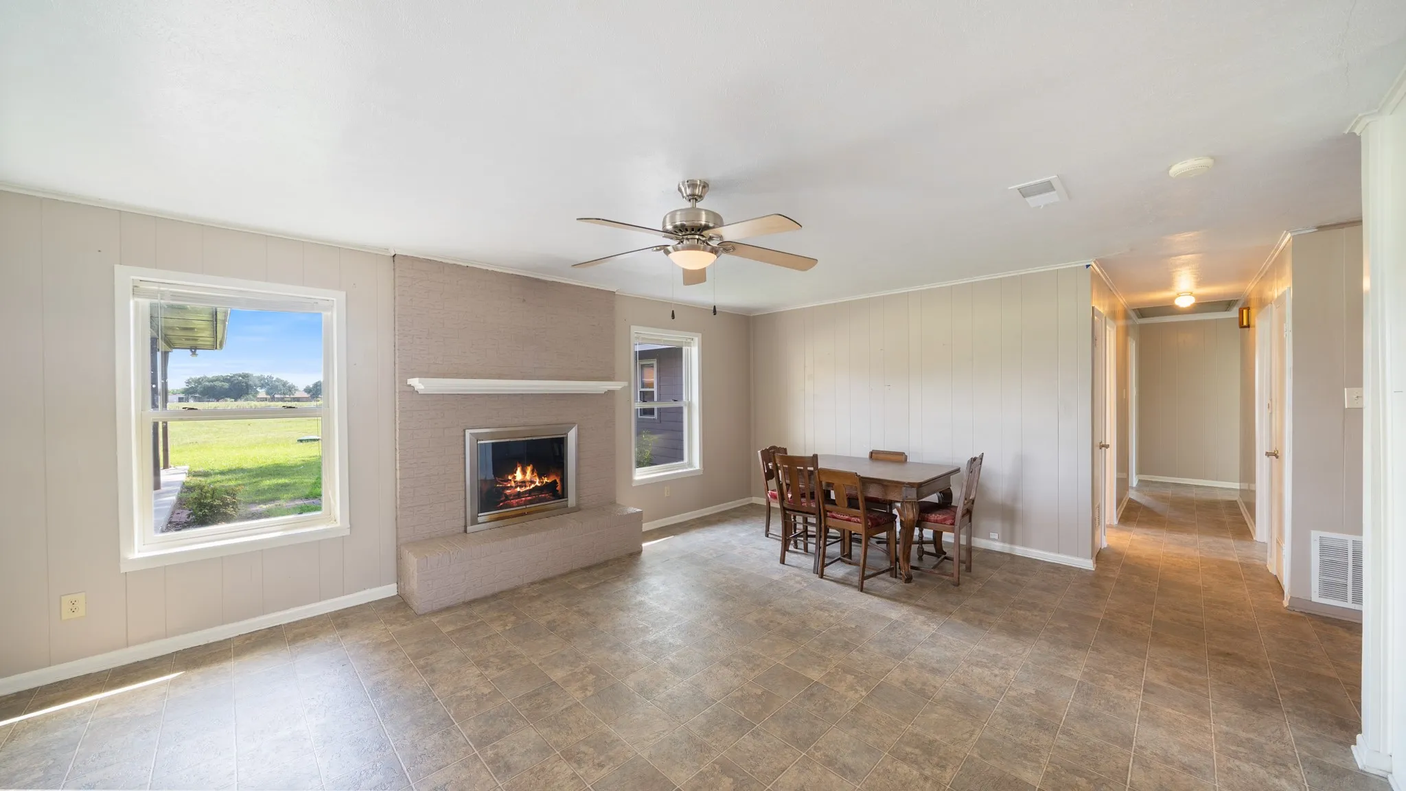 Single Family Residence For Sale in Van Zandt County , 20530 State Highway 64, Canton, Texas 75103, 4 Bedroom, 4 Bathroom, Garage spaces, 2,480 Sqft, built in 1965, mls#21309282, Real Estate Agent in Canton, Homes For Sale in Van Zandt county, Homes For Sale in Canton, Realtor in Canton Texas, Real Estate Brokerage Independent Realty Texas, Luminita Cordes Realtor