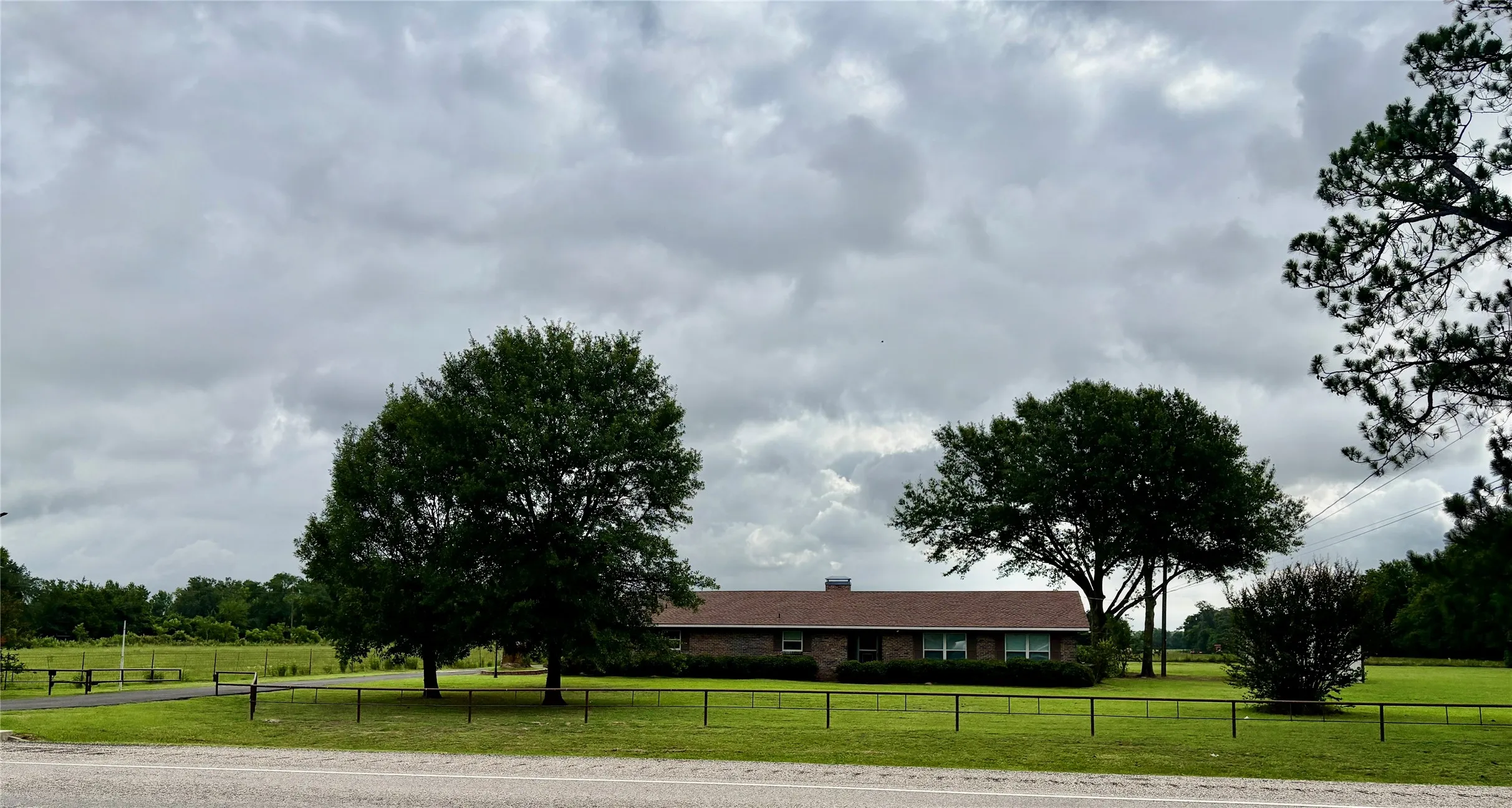 Single Family Residence For Sale in Van Zandt County , 20530 State Highway 64, Canton, Texas 75103, 4 Bedroom, 4 Bathroom, Garage spaces, 2,480 Sqft, built in 1965, mls#21309282, Real Estate Agent in Canton, Homes For Sale in Van Zandt county, Homes For Sale in Canton, Realtor in Canton Texas, Real Estate Brokerage Independent Realty Texas, Luminita Cordes Realtor