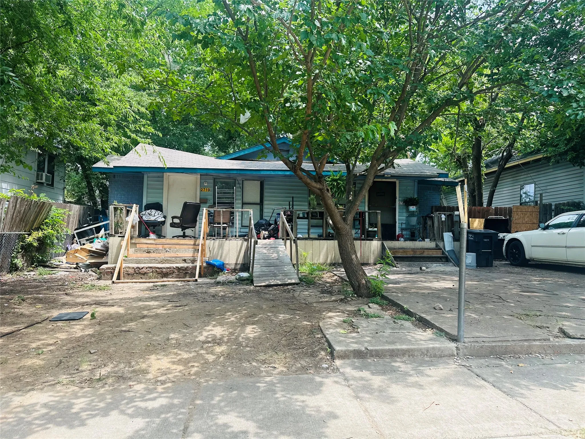Duplex For Sale in Tarrant County , 2719 Wilkinson Avenue, Fort Worth, Texas 76103, 4 Bedrooms, 2 Bathrooms, Garage spaces, 0 Sqft, built in 1927, Price $150,000, mls#21306936, Real Estate Agent in Fort Worth, Homes For Sale in Tarrant county, Homes For Sale in Fort Worth, Realtor in Fort Worth Texas, Real Estate Brokerage Independent Realty Texas, Luminita Cordes Realtor