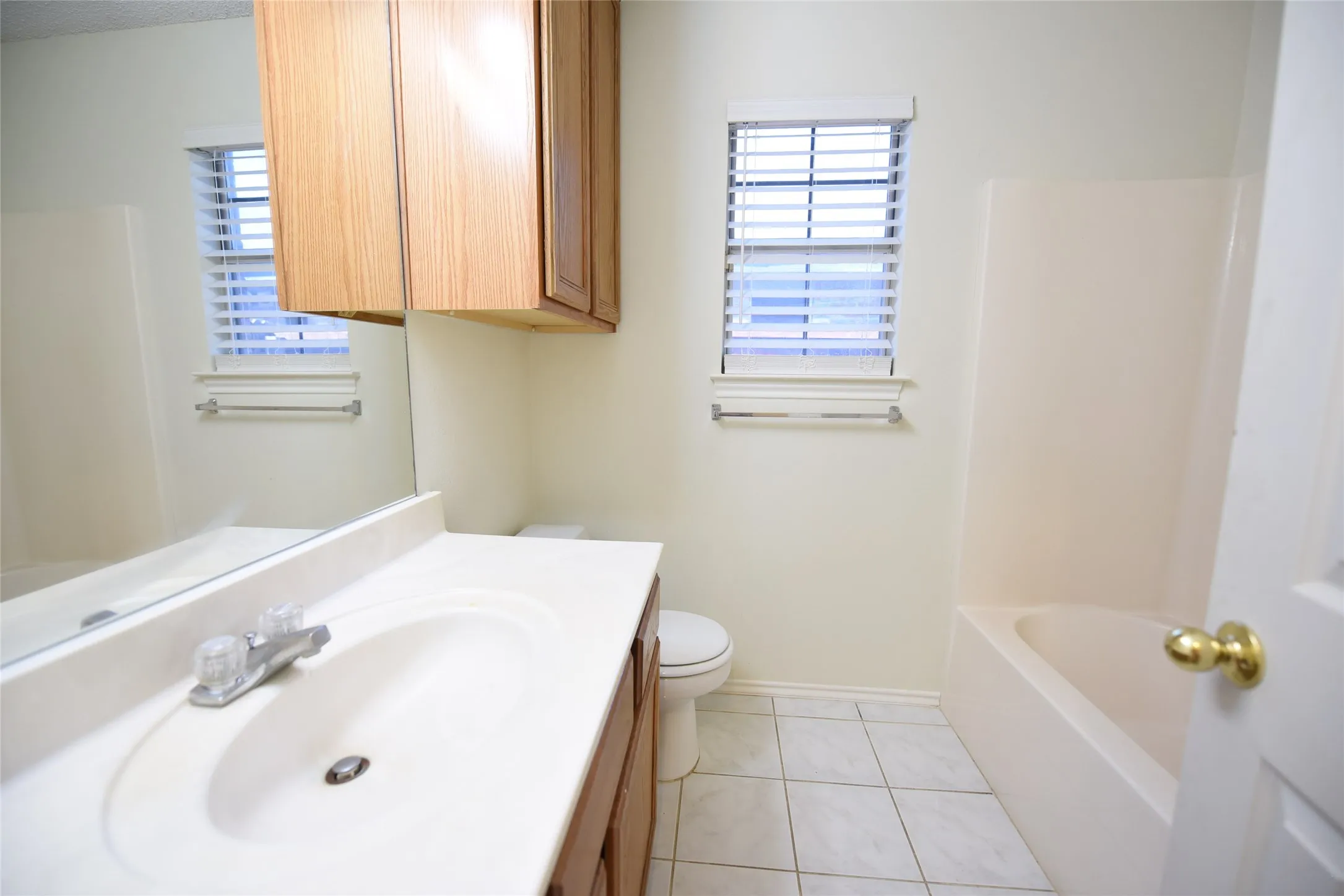 Single Family Residence For Rent in Tarrant County , 6419 Brookhaven Trail, Arlington, Texas 76001, 3 Bedroom, 2 Bathroom, 2 Garage spaces, 1,363 Sqft, built in 1995, mls#21302451, Real Estate Agent in Arlington, Homes For Rent in Tarrant county, Homes For Rent in Arlington, Realtor in Arlington Texas, Real Estate Brokerage Independent Realty Texas, Luminita Cordes Realtor