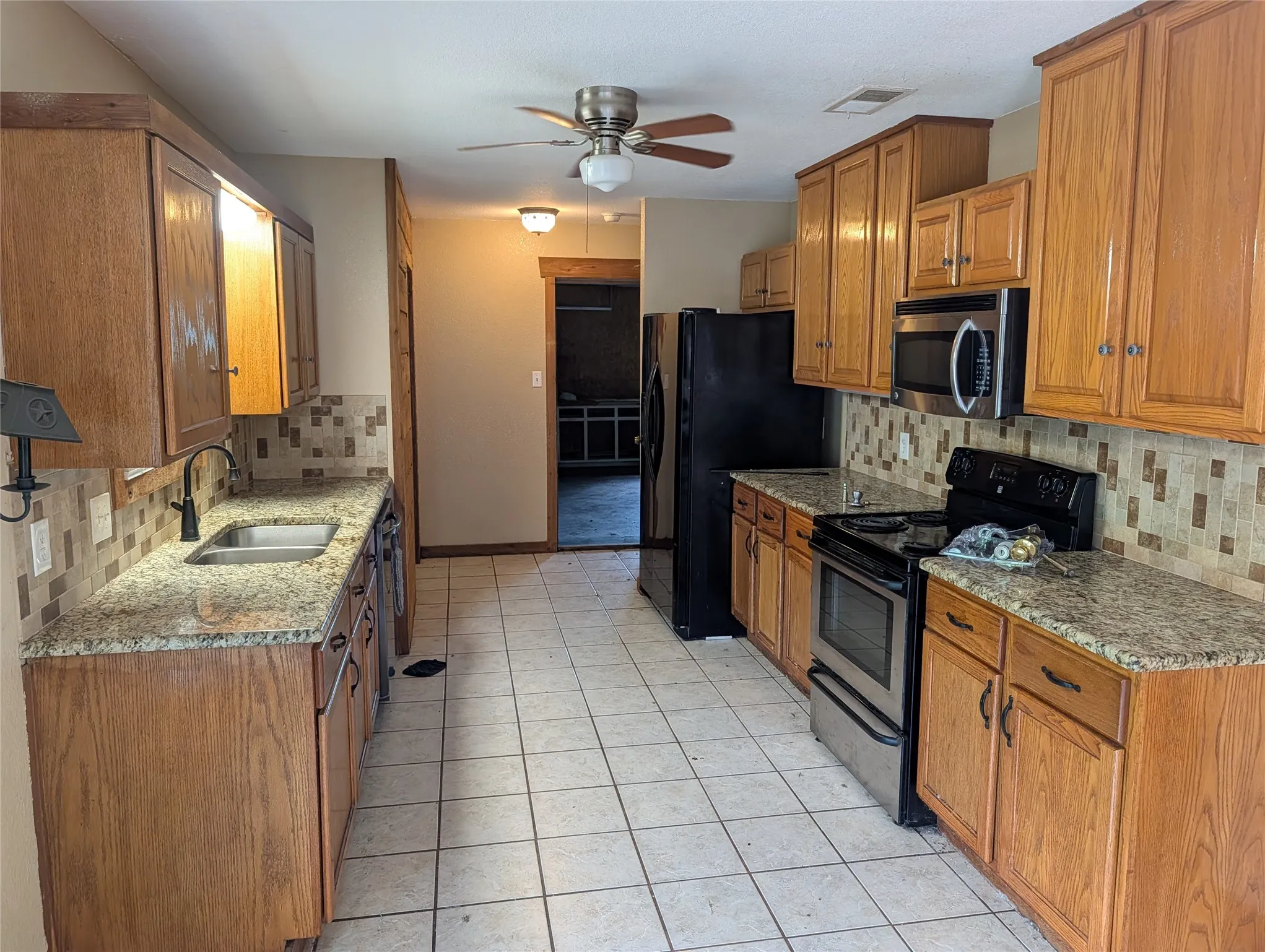 Warehouse For Sale in Freestone County , 375 Interstate 45 N, Fairfield, Texas 75840, 0, 0, Garage spaces, 0 Sqft, built in 1975, Price $1,450,000, mls#21311517, Real Estate Agent in Fairfield, Homes For Sale in Freestone county, Homes For Sale in Fairfield, Realtor in Fairfield Texas, Real Estate Brokerage Independent Realty Texas, Luminita Cordes Realtor