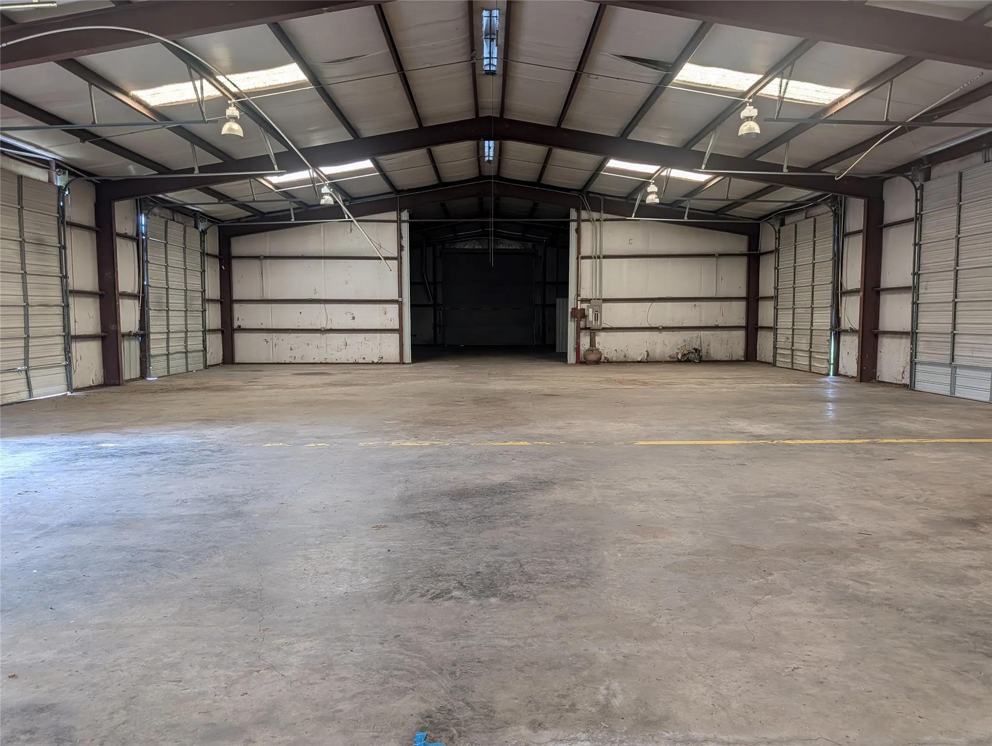 Warehouse For Sale in Freestone County , 375 Interstate 45 N, Fairfield, Texas 75840, 0, 0, Garage spaces, 0 Sqft, built in 1975, Price $1,450,000, mls#21311517, Real Estate Agent in Fairfield, Homes For Sale in Freestone county, Homes For Sale in Fairfield, Realtor in Fairfield Texas, Real Estate Brokerage Independent Realty Texas, Luminita Cordes Realtor