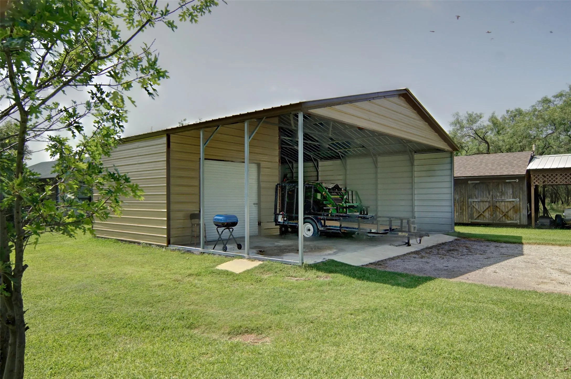 Mobile Home For Sale in Palo Pinto County , 313 Butler Point Road, Possum Kingdom Lake, Texas 76449, 3 Bedroom, 2 Bathroom, 2 Garage spaces, 2,100 Sqft, built in 2001, mls#21310915, Real Estate Agent in Possum Kingdom Lake, Homes For Sale in Palo Pinto county, Homes For Sale in Possum Kingdom Lake, Realtor in Possum Kingdom Lake Texas, Real Estate Brokerage Independent Realty Texas, Luminita Cordes Realtor
