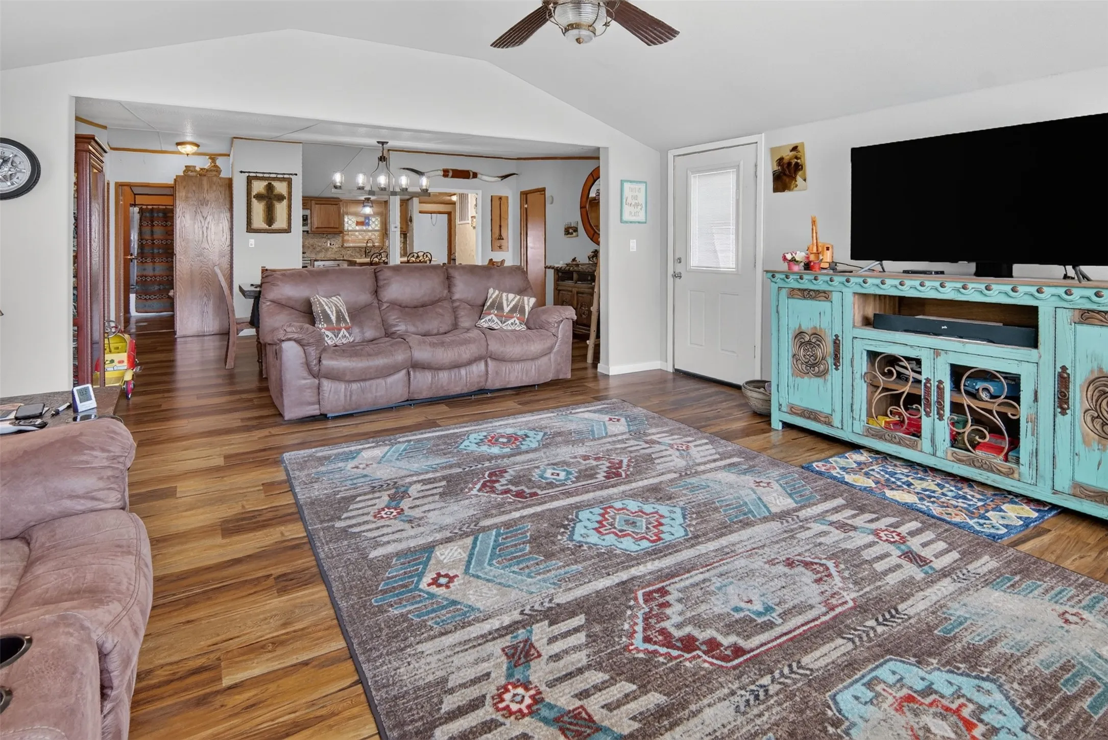 Mobile Home For Sale in Palo Pinto County , 313 Butler Point Road, Possum Kingdom Lake, Texas 76449, 3 Bedroom, 2 Bathroom, 2 Garage spaces, 2,100 Sqft, built in 2001, mls#21310915, Real Estate Agent in Possum Kingdom Lake, Homes For Sale in Palo Pinto county, Homes For Sale in Possum Kingdom Lake, Realtor in Possum Kingdom Lake Texas, Real Estate Brokerage Independent Realty Texas, Luminita Cordes Realtor