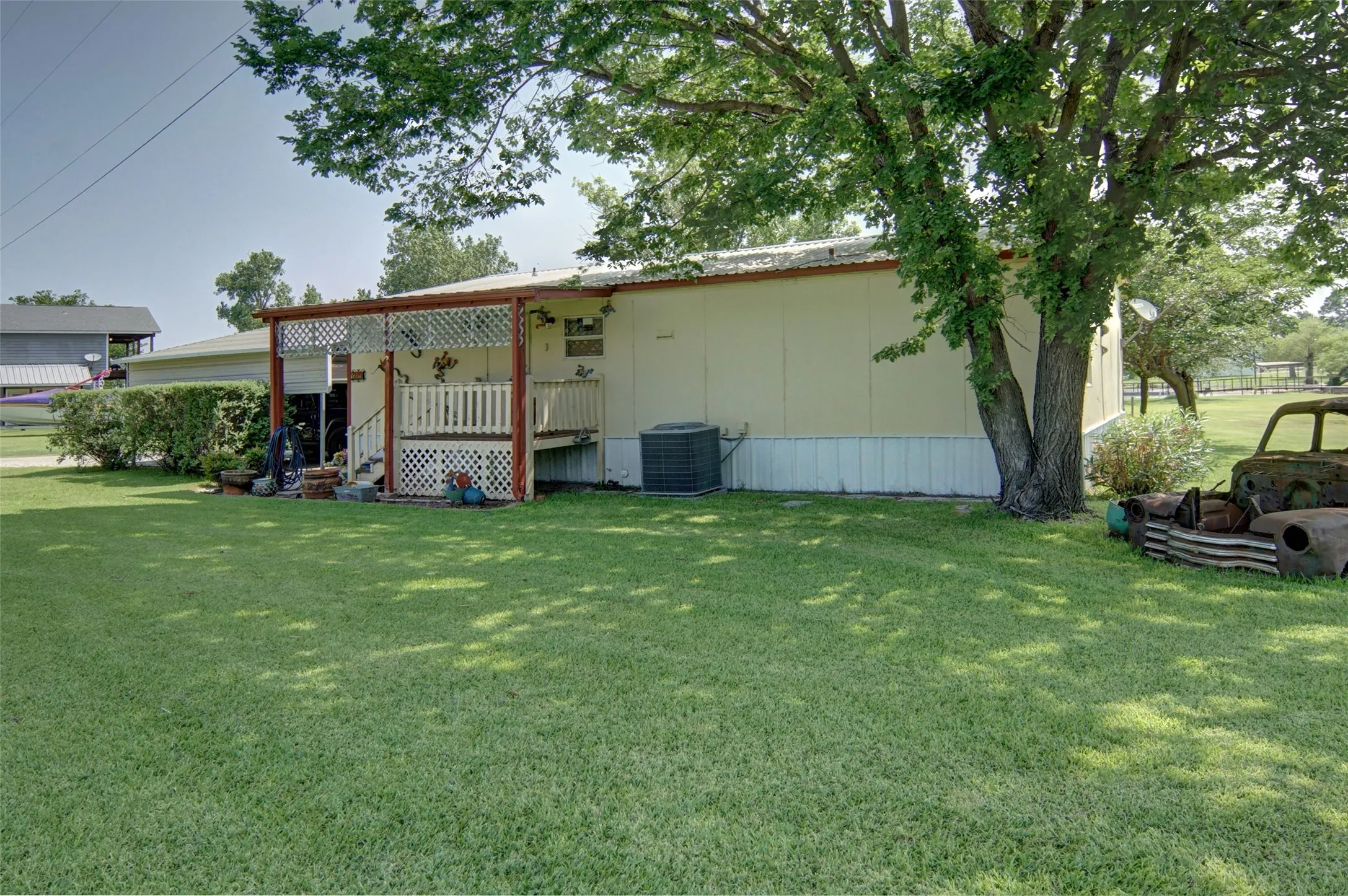 Mobile Home For Sale in Palo Pinto County , 313 Butler Point Road, Possum Kingdom Lake, Texas 76449, 3 Bedroom, 2 Bathroom, 2 Garage spaces, 2,100 Sqft, built in 2001, mls#21310915, Real Estate Agent in Possum Kingdom Lake, Homes For Sale in Palo Pinto county, Homes For Sale in Possum Kingdom Lake, Realtor in Possum Kingdom Lake Texas, Real Estate Brokerage Independent Realty Texas, Luminita Cordes Realtor