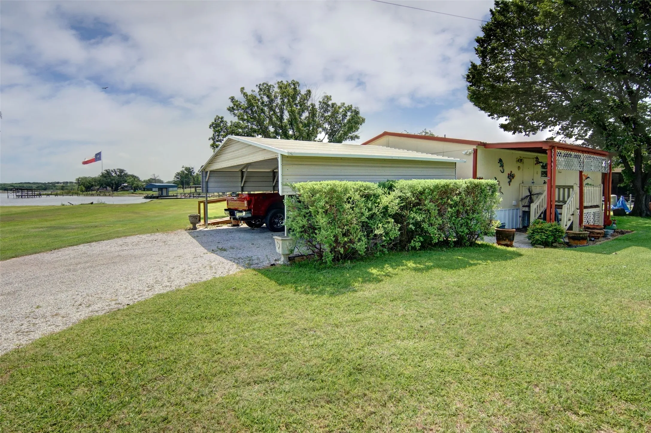 Mobile Home For Sale in Palo Pinto County , 313 Butler Point Road, Possum Kingdom Lake, Texas 76449, 3 Bedroom, 2 Bathroom, 2 Garage spaces, 2,100 Sqft, built in 2001, mls#21310915, Real Estate Agent in Possum Kingdom Lake, Homes For Sale in Palo Pinto county, Homes For Sale in Possum Kingdom Lake, Realtor in Possum Kingdom Lake Texas, Real Estate Brokerage Independent Realty Texas, Luminita Cordes Realtor
