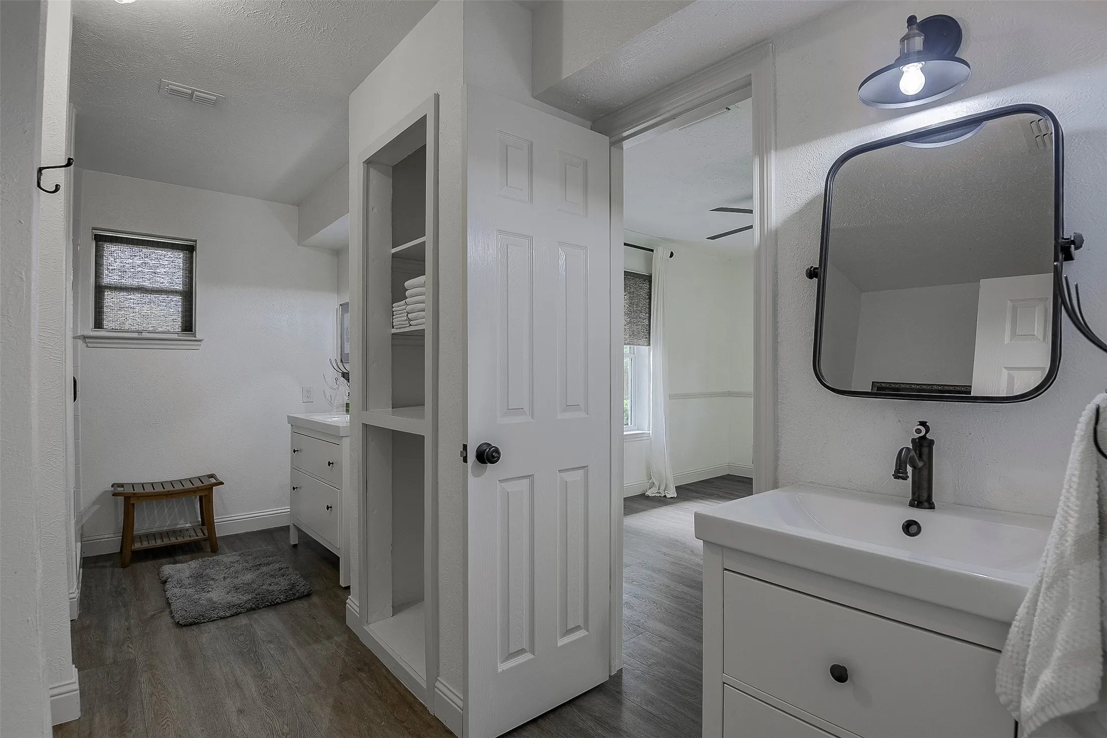 Single Family Residence For Sale in Dallas County , 510 N Clark Road, Duncanville, Texas 75116, 3 Bedroom, 3 Bathroom, 4 Garage spaces, 2,343 Sqft, built in 1977, mls#21310268, Real Estate Agent in Duncanville, Homes For Sale in Dallas county, Homes For Sale in Duncanville, Realtor in Duncanville Texas, Real Estate Brokerage Independent Realty Texas, Luminita Cordes Realtor