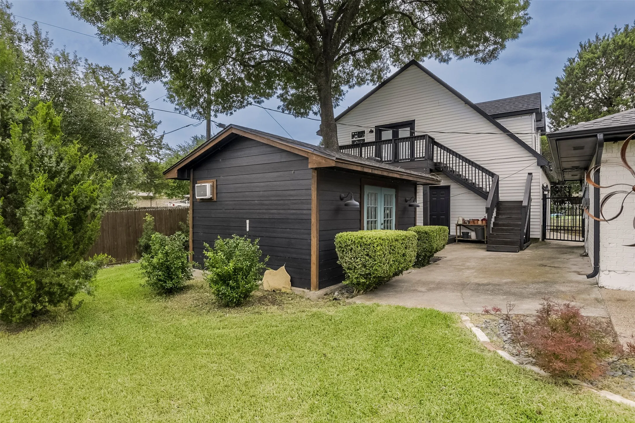 Single Family Residence For Sale in Dallas County , 510 N Clark Road, Duncanville, Texas 75116, 3 Bedroom, 3 Bathroom, 4 Garage spaces, 2,343 Sqft, built in 1977, mls#21310268, Real Estate Agent in Duncanville, Homes For Sale in Dallas county, Homes For Sale in Duncanville, Realtor in Duncanville Texas, Real Estate Brokerage Independent Realty Texas, Luminita Cordes Realtor