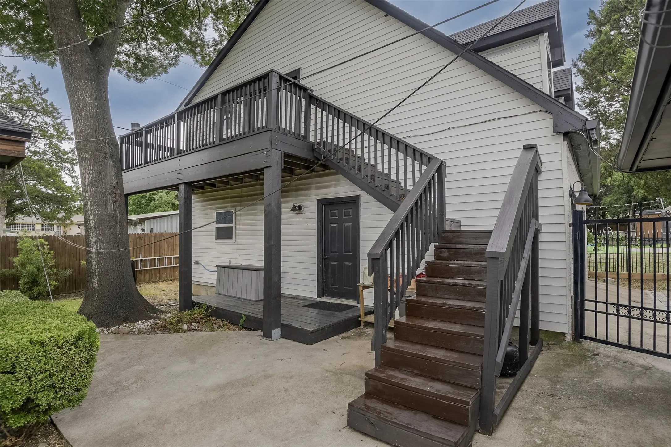 Single Family Residence For Sale in Dallas County , 510 N Clark Road, Duncanville, Texas 75116, 3 Bedroom, 3 Bathroom, 4 Garage spaces, 2,343 Sqft, built in 1977, mls#21310268, Real Estate Agent in Duncanville, Homes For Sale in Dallas county, Homes For Sale in Duncanville, Realtor in Duncanville Texas, Real Estate Brokerage Independent Realty Texas, Luminita Cordes Realtor
