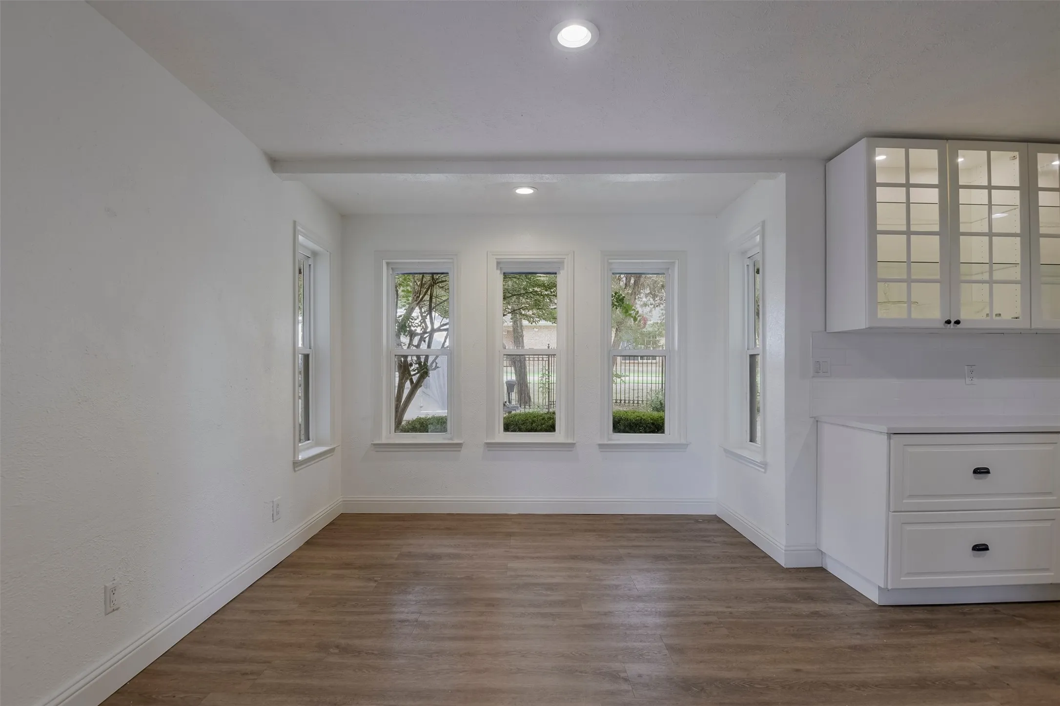 Single Family Residence For Sale in Dallas County , 510 N Clark Road, Duncanville, Texas 75116, 3 Bedroom, 3 Bathroom, 4 Garage spaces, 2,343 Sqft, built in 1977, mls#21310268, Real Estate Agent in Duncanville, Homes For Sale in Dallas county, Homes For Sale in Duncanville, Realtor in Duncanville Texas, Real Estate Brokerage Independent Realty Texas, Luminita Cordes Realtor