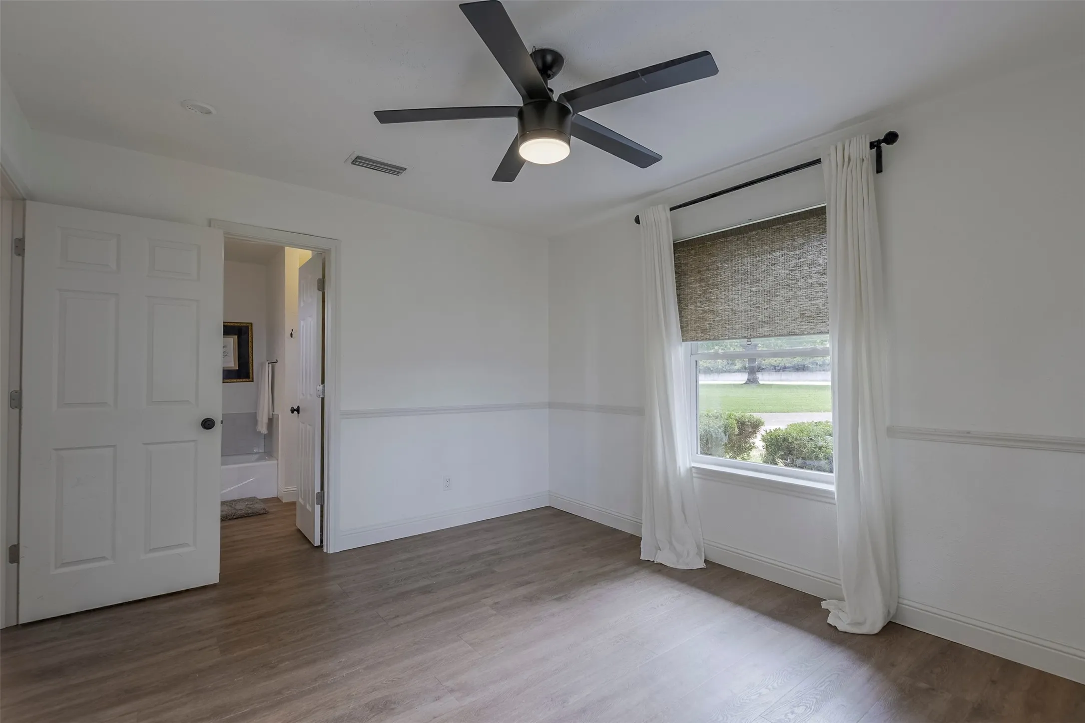 Single Family Residence For Sale in Dallas County , 510 N Clark Road, Duncanville, Texas 75116, 3 Bedroom, 3 Bathroom, 4 Garage spaces, 2,343 Sqft, built in 1977, mls#21310268, Real Estate Agent in Duncanville, Homes For Sale in Dallas county, Homes For Sale in Duncanville, Realtor in Duncanville Texas, Real Estate Brokerage Independent Realty Texas, Luminita Cordes Realtor