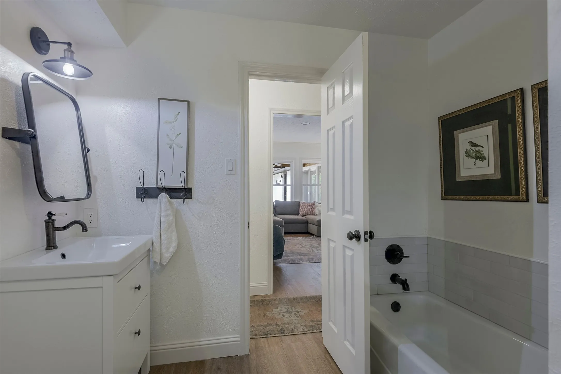 Single Family Residence For Sale in Dallas County , 510 N Clark Road, Duncanville, Texas 75116, 3 Bedroom, 3 Bathroom, 4 Garage spaces, 2,343 Sqft, built in 1977, mls#21310268, Real Estate Agent in Duncanville, Homes For Sale in Dallas county, Homes For Sale in Duncanville, Realtor in Duncanville Texas, Real Estate Brokerage Independent Realty Texas, Luminita Cordes Realtor