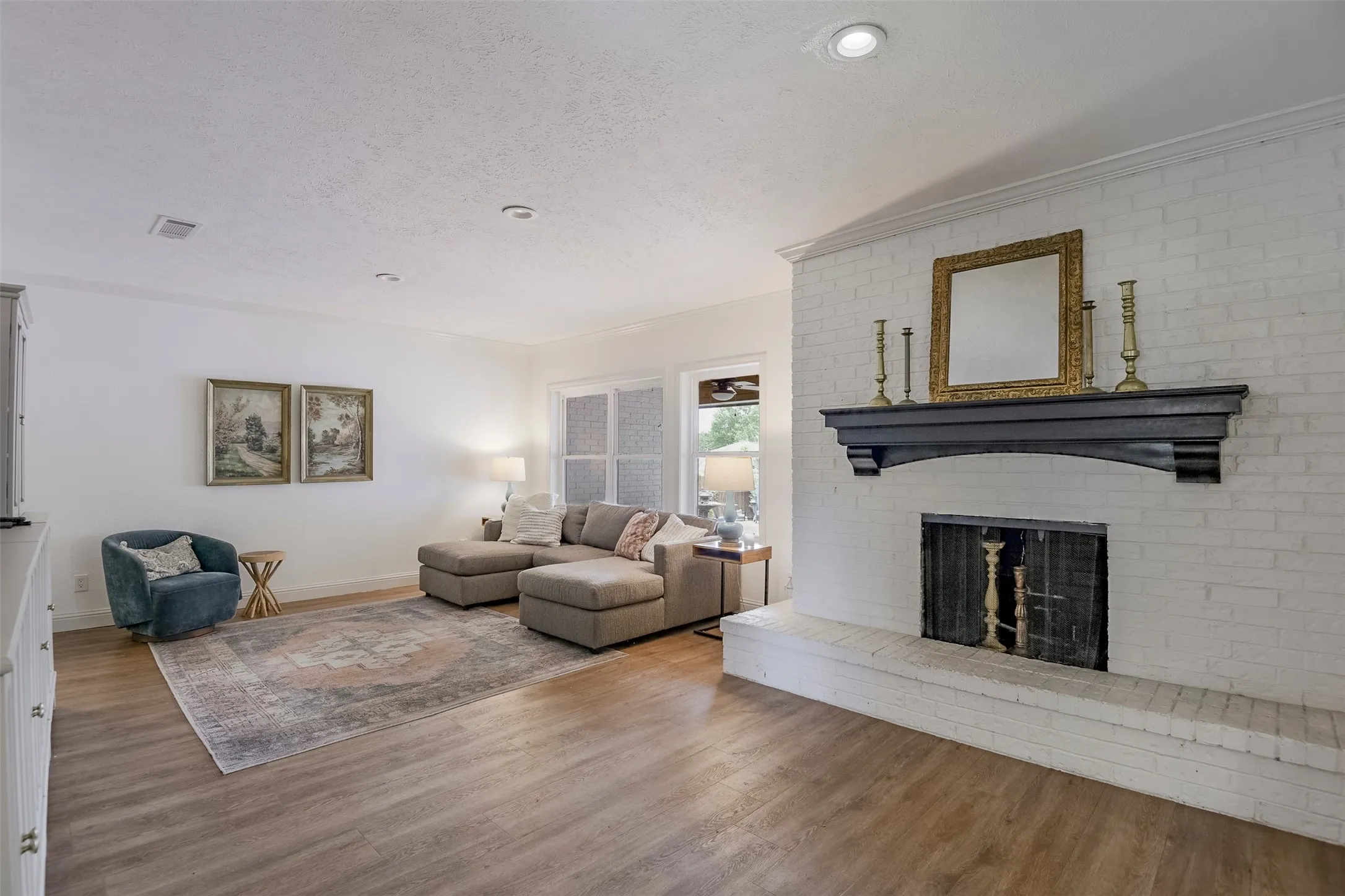 Single Family Residence For Sale in Dallas County , 510 N Clark Road, Duncanville, Texas 75116, 3 Bedroom, 3 Bathroom, 4 Garage spaces, 2,343 Sqft, built in 1977, mls#21310268, Real Estate Agent in Duncanville, Homes For Sale in Dallas county, Homes For Sale in Duncanville, Realtor in Duncanville Texas, Real Estate Brokerage Independent Realty Texas, Luminita Cordes Realtor