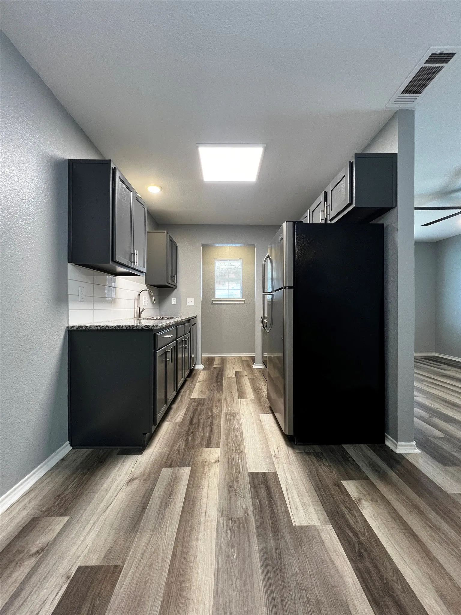 Duplex For Rent in Tarrant County , 1010 S Retta Street, Fort Worth, Texas 76111, 3 Bedroom, 2 Bathroom, Garage spaces, 916 Sqft, built in 2006, mls#21311604, Real Estate Agent in Fort Worth, Homes For Rent in Tarrant county, Homes For Rent in Fort Worth, Realtor in Fort Worth Texas, Real Estate Brokerage Independent Realty Texas, Luminita Cordes Realtor