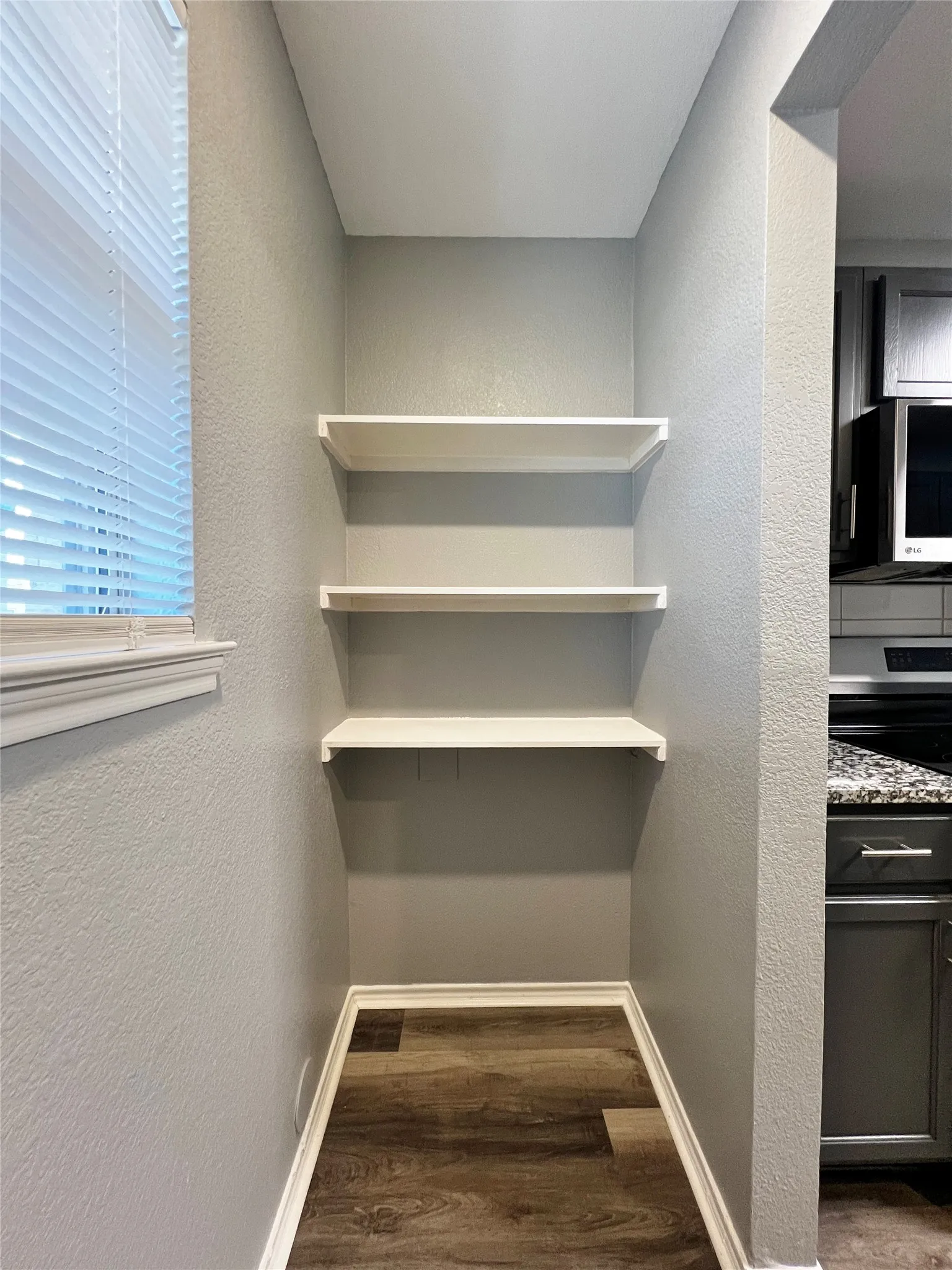 Duplex For Rent in Tarrant County , 1010 S Retta Street, Fort Worth, Texas 76111, 3 Bedroom, 2 Bathroom, Garage spaces, 916 Sqft, built in 2006, mls#21311604, Real Estate Agent in Fort Worth, Homes For Rent in Tarrant county, Homes For Rent in Fort Worth, Realtor in Fort Worth Texas, Real Estate Brokerage Independent Realty Texas, Luminita Cordes Realtor