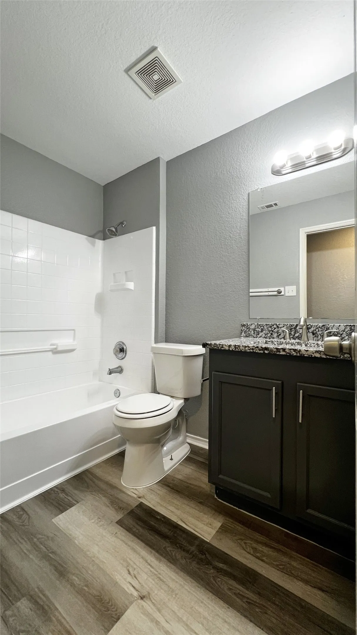 Duplex For Rent in Tarrant County , 1010 S Retta Street, Fort Worth, Texas 76111, 3 Bedroom, 2 Bathroom, Garage spaces, 916 Sqft, built in 2006, mls#21311604, Real Estate Agent in Fort Worth, Homes For Rent in Tarrant county, Homes For Rent in Fort Worth, Realtor in Fort Worth Texas, Real Estate Brokerage Independent Realty Texas, Luminita Cordes Realtor