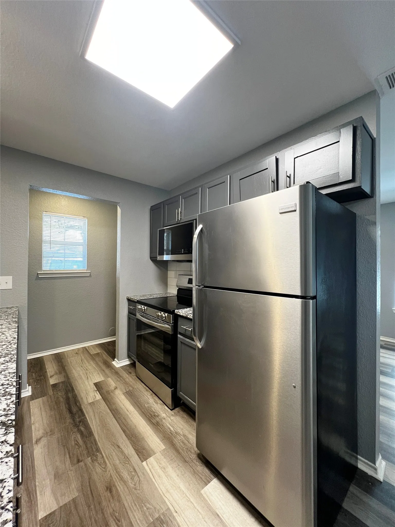 Duplex For Rent in Tarrant County , 1010 S Retta Street, Fort Worth, Texas 76111, 3 Bedroom, 2 Bathroom, Garage spaces, 916 Sqft, built in 2006, mls#21311604, Real Estate Agent in Fort Worth, Homes For Rent in Tarrant county, Homes For Rent in Fort Worth, Realtor in Fort Worth Texas, Real Estate Brokerage Independent Realty Texas, Luminita Cordes Realtor