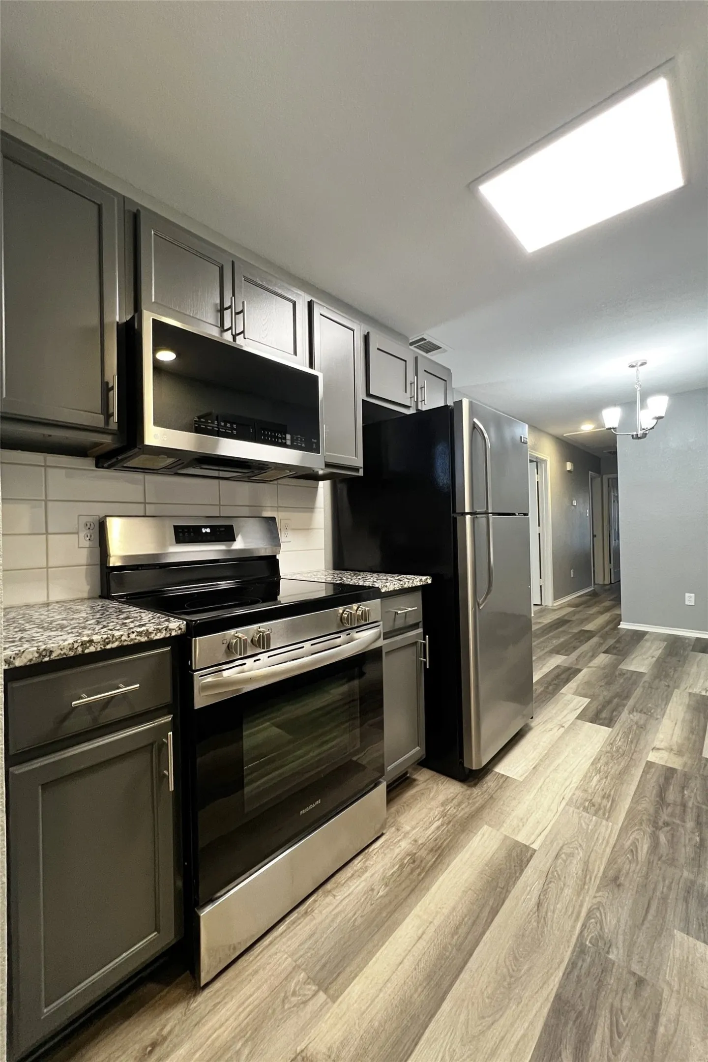 Duplex For Rent in Tarrant County , 1010 S Retta Street, Fort Worth, Texas 76111, 3 Bedroom, 2 Bathroom, Garage spaces, 916 Sqft, built in 2006, mls#21311604, Real Estate Agent in Fort Worth, Homes For Rent in Tarrant county, Homes For Rent in Fort Worth, Realtor in Fort Worth Texas, Real Estate Brokerage Independent Realty Texas, Luminita Cordes Realtor