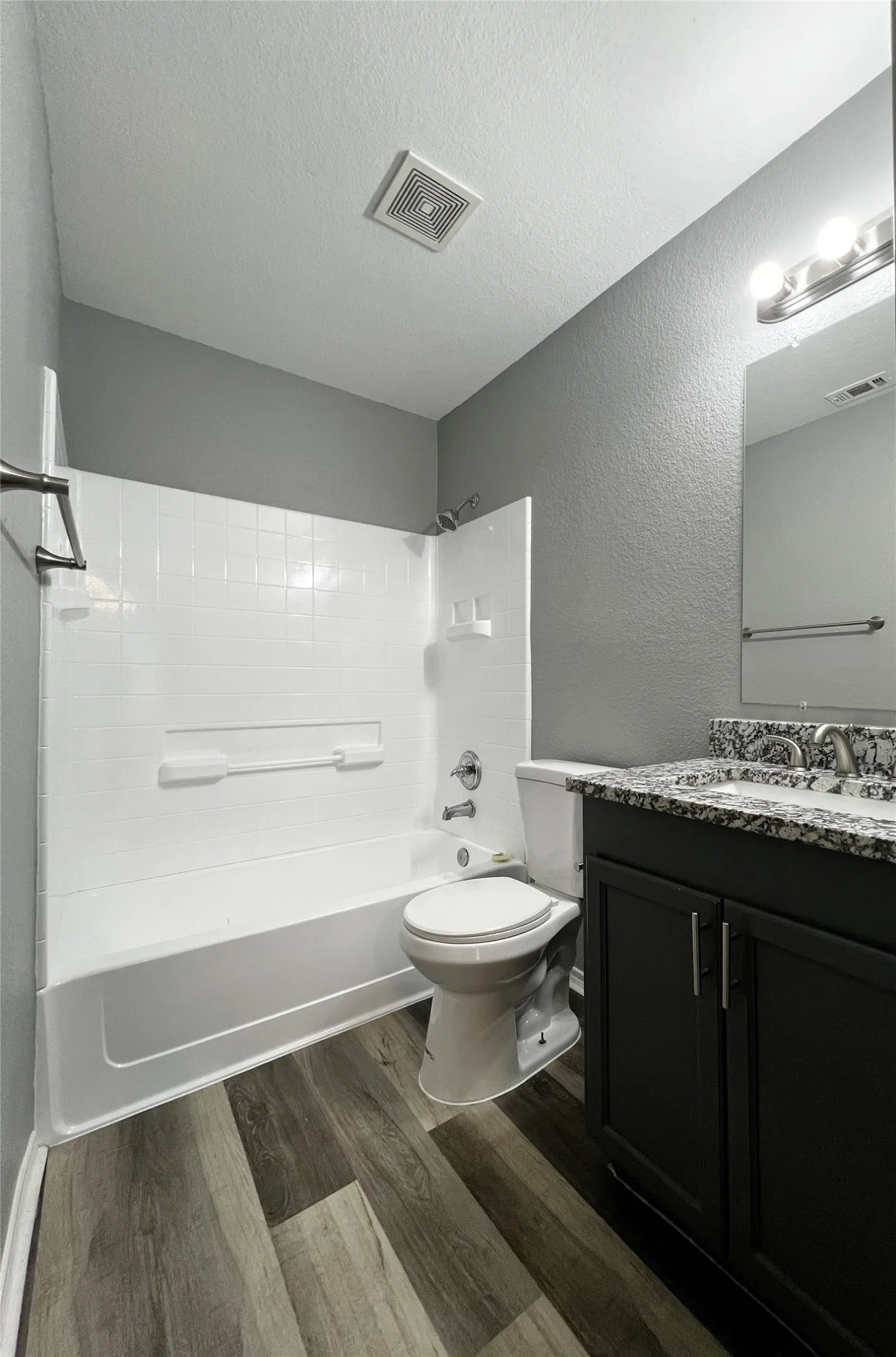 Duplex For Rent in Tarrant County , 1010 S Retta Street, Fort Worth, Texas 76111, 3 Bedroom, 2 Bathroom, Garage spaces, 916 Sqft, built in 2006, mls#21311604, Real Estate Agent in Fort Worth, Homes For Rent in Tarrant county, Homes For Rent in Fort Worth, Realtor in Fort Worth Texas, Real Estate Brokerage Independent Realty Texas, Luminita Cordes Realtor