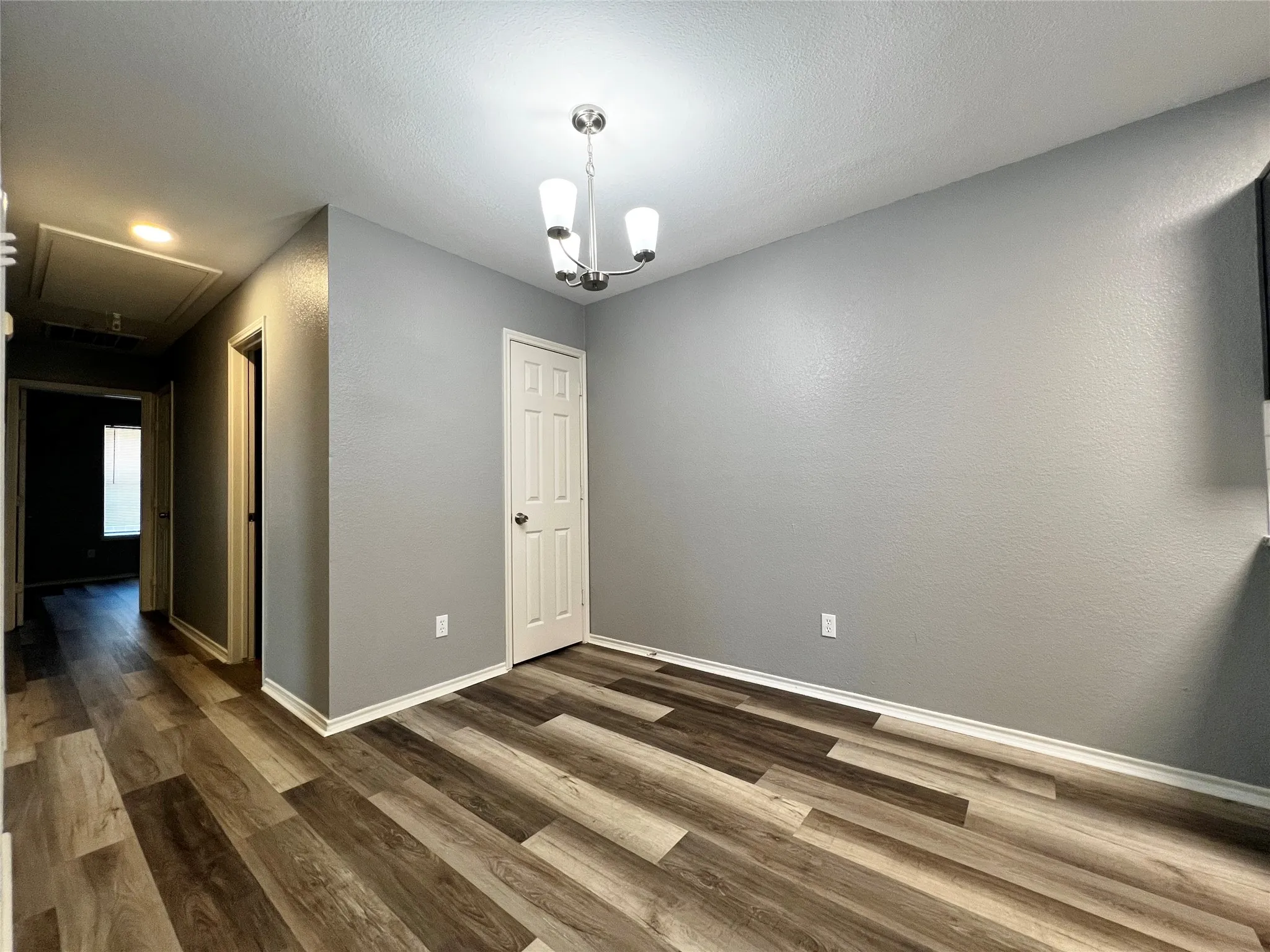 Duplex For Rent in Tarrant County , 1010 S Retta Street, Fort Worth, Texas 76111, 3 Bedroom, 2 Bathroom, Garage spaces, 916 Sqft, built in 2006, mls#21311604, Real Estate Agent in Fort Worth, Homes For Rent in Tarrant county, Homes For Rent in Fort Worth, Realtor in Fort Worth Texas, Real Estate Brokerage Independent Realty Texas, Luminita Cordes Realtor