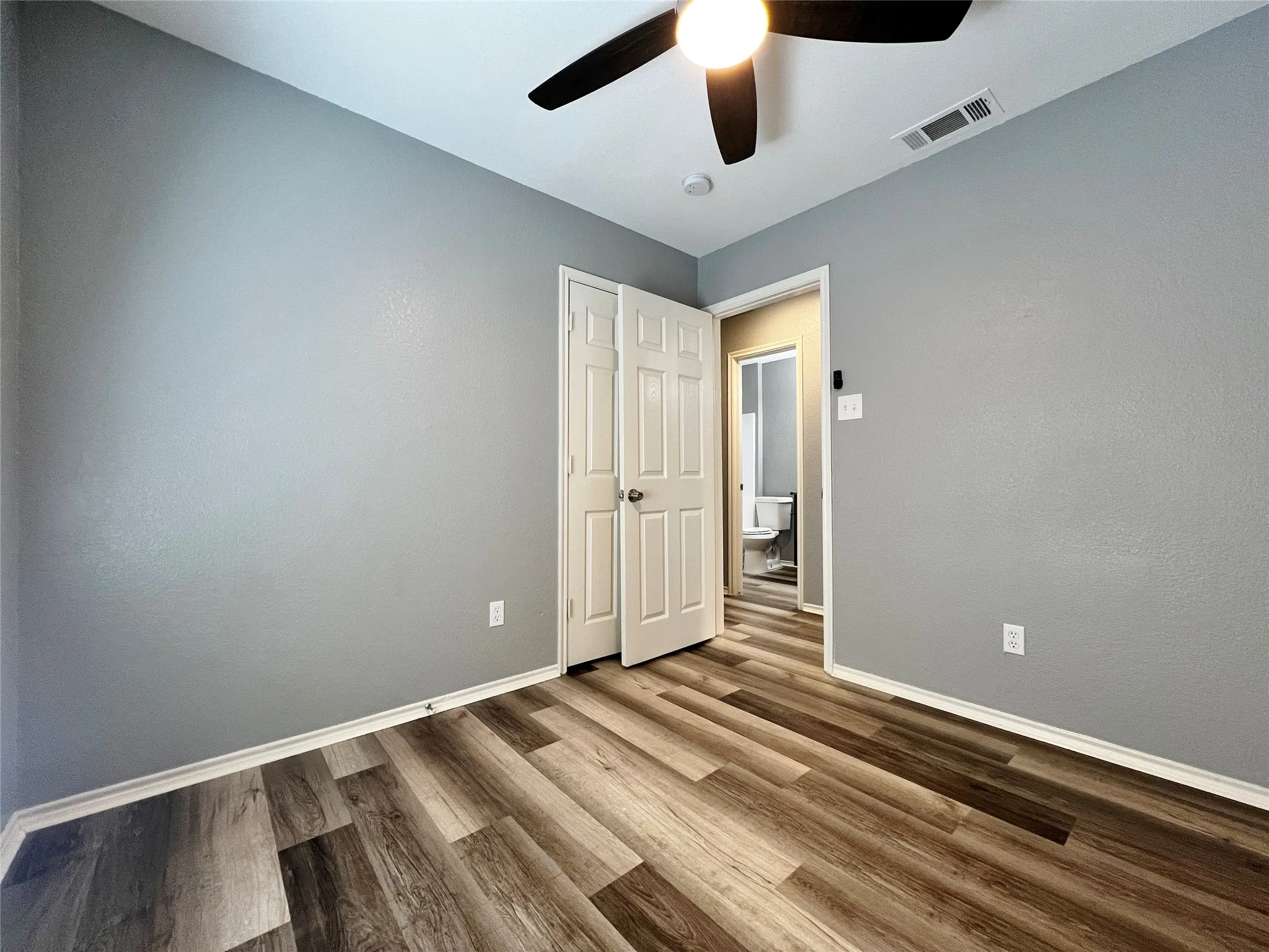 Duplex For Rent in Tarrant County , 1010 S Retta Street, Fort Worth, Texas 76111, 3 Bedroom, 2 Bathroom, Garage spaces, 916 Sqft, built in 2006, mls#21311604, Real Estate Agent in Fort Worth, Homes For Rent in Tarrant county, Homes For Rent in Fort Worth, Realtor in Fort Worth Texas, Real Estate Brokerage Independent Realty Texas, Luminita Cordes Realtor