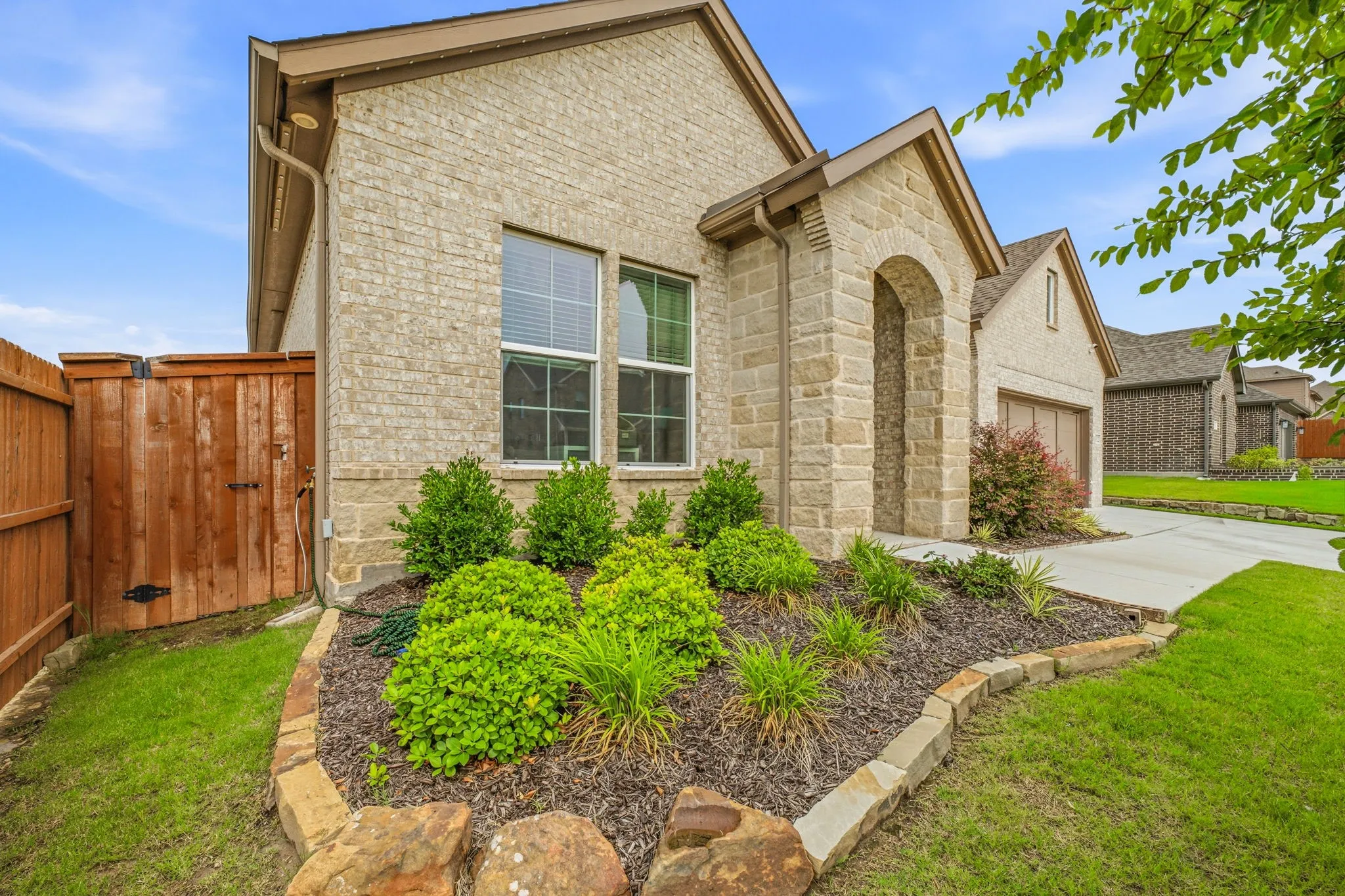 Single Family Residence For Rent in Parker County , 312 Honey Brook Lane, Aledo, Texas 76008, 4 Bedroom, 3 Bathroom, 2 Garage spaces, 2,499 Sqft, built in 2022, mls#21311459, Real Estate Agent in Aledo, Homes For Rent in Parker county, Homes For Rent in Aledo, Realtor in Aledo Texas, Real Estate Brokerage Independent Realty Texas, Luminita Cordes Realtor