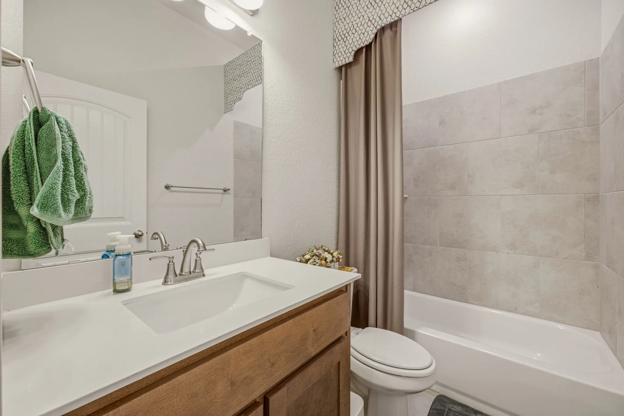 Single Family Residence For Rent in Parker County , 312 Honey Brook Lane, Aledo, Texas 76008, 4 Bedroom, 3 Bathroom, 2 Garage spaces, 2,499 Sqft, built in 2022, mls#21311459, Real Estate Agent in Aledo, Homes For Rent in Parker county, Homes For Rent in Aledo, Realtor in Aledo Texas, Real Estate Brokerage Independent Realty Texas, Luminita Cordes Realtor