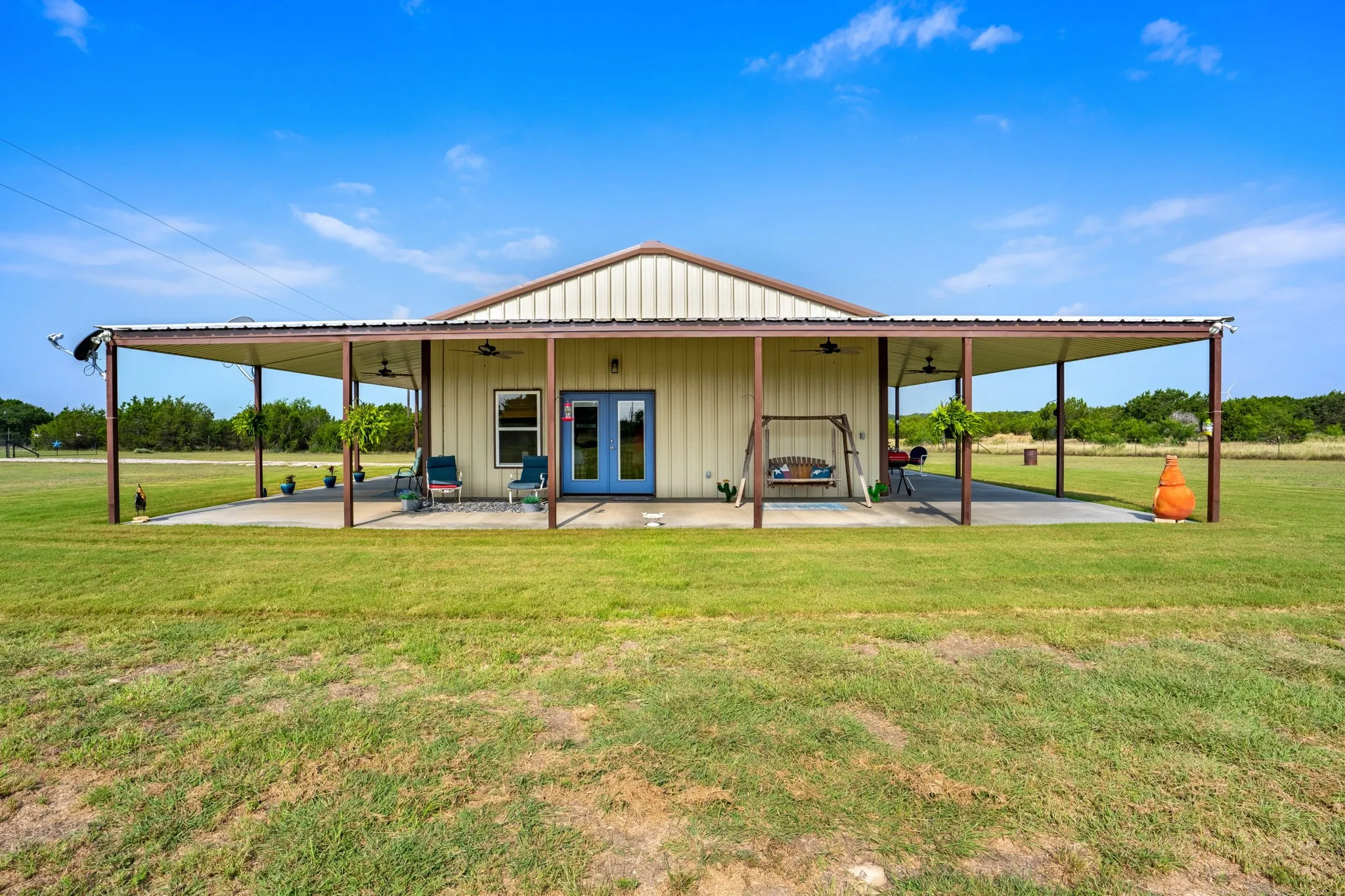 Single Family Residence For Sale in Lampasas County , 1795 County Road 2730, Lometa, Texas 76853, 3 Bedroom, 2 Bathroom, 2 Garage spaces, 1,650 Sqft, built in 2022, mls#21309994, Real Estate Agent in Lometa, Homes For Sale in Lampasas county, Homes For Sale in Lometa, Realtor in Lometa Texas, Real Estate Brokerage Independent Realty Texas, Luminita Cordes Realtor