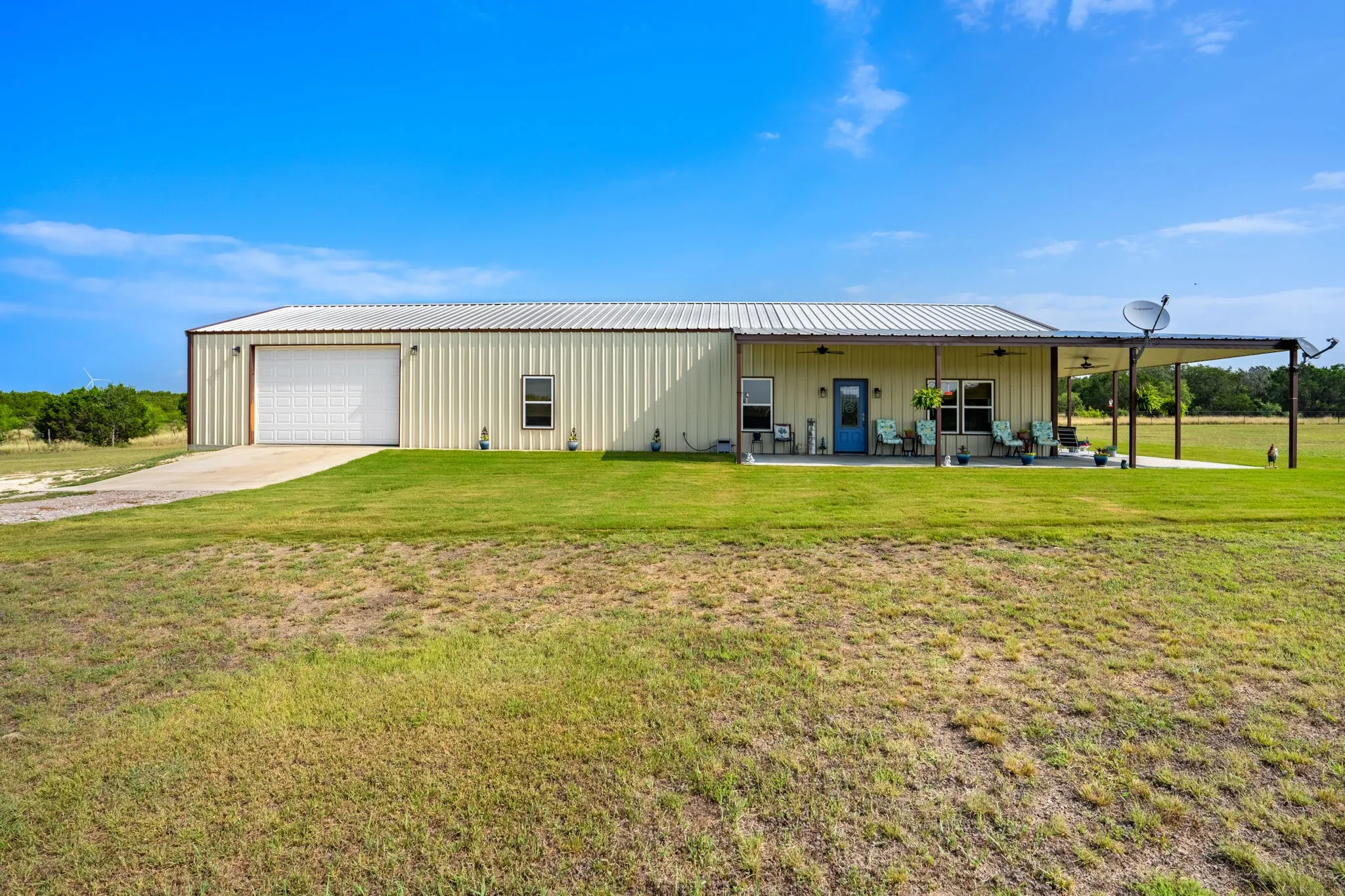 Single Family Residence For Sale in Lampasas County , 1795 County Road 2730, Lometa, Texas 76853, 3 Bedroom, 2 Bathroom, 2 Garage spaces, 1,650 Sqft, built in 2022, mls#21309994, Real Estate Agent in Lometa, Homes For Sale in Lampasas county, Homes For Sale in Lometa, Realtor in Lometa Texas, Real Estate Brokerage Independent Realty Texas, Luminita Cordes Realtor