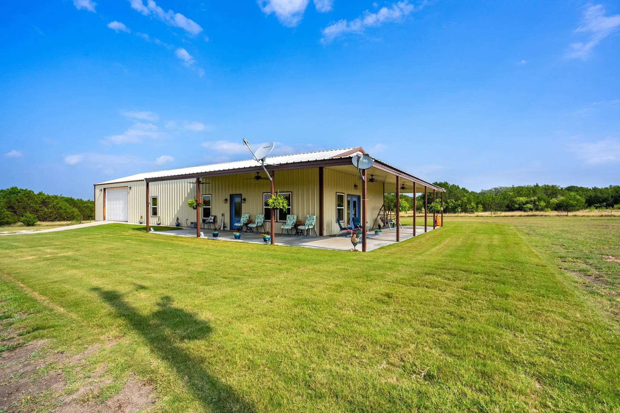 Single Family Residence For Sale in Lampasas County , 1795 County Road 2730, Lometa, Texas 76853, 3 Bedroom, 2 Bathroom, 2 Garage spaces, 1,650 Sqft, built in 2022, mls#21309994, Real Estate Agent in Lometa, Homes For Sale in Lampasas county, Homes For Sale in Lometa, Realtor in Lometa Texas, Real Estate Brokerage Independent Realty Texas, Luminita Cordes Realtor