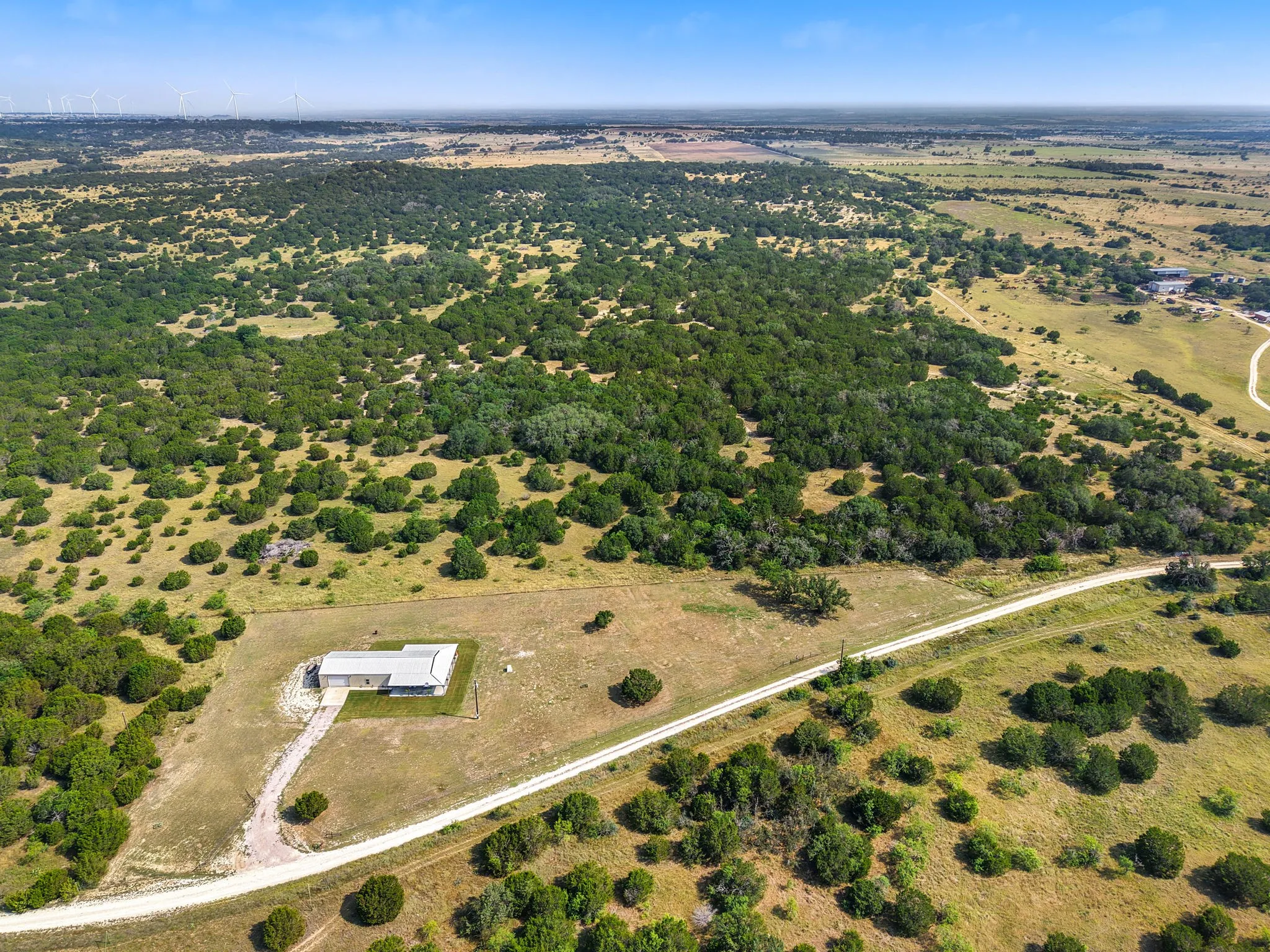 Single Family Residence For Sale in Lampasas County , 1795 County Road 2730, Lometa, Texas 76853, 3 Bedroom, 2 Bathroom, 2 Garage spaces, 1,650 Sqft, built in 2022, mls#21309994, Real Estate Agent in Lometa, Homes For Sale in Lampasas county, Homes For Sale in Lometa, Realtor in Lometa Texas, Real Estate Brokerage Independent Realty Texas, Luminita Cordes Realtor