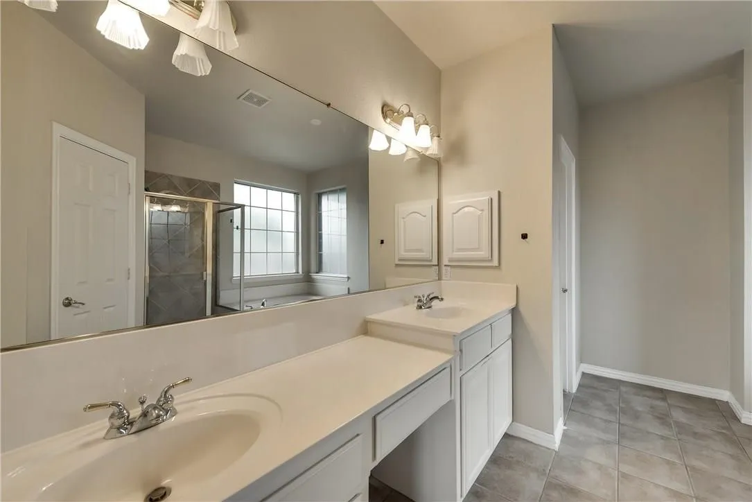 Single Family Residence For Rent in Collin County , 9428 Patagonia Lane, Plano, Texas 75025, 5 Bedroom, 4 Bathroom, 2 Garage spaces, 2,874 Sqft, built in 2001, mls#21310638, Real Estate Agent in Plano, Homes For Rent in Collin county, Homes For Rent in Plano, Realtor in Plano Texas, Real Estate Brokerage Independent Realty Texas, Luminita Cordes Realtor