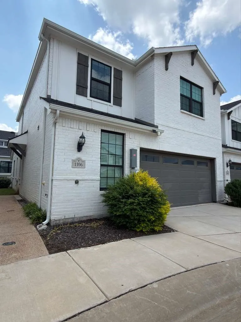 Townhouse For Sale in Denton County , 1106 Bowie Drive, Lewisville, Texas 75077, 4 Bedroom, 3 Bathroom, 2 Garage spaces, 2,107 Sqft, built in 2021, mls#21306544, Real Estate Agent in Lewisville, Homes For Sale in Denton county, Homes For Sale in Lewisville, Realtor in Lewisville Texas, Real Estate Brokerage Independent Realty Texas, Luminita Cordes Realtor