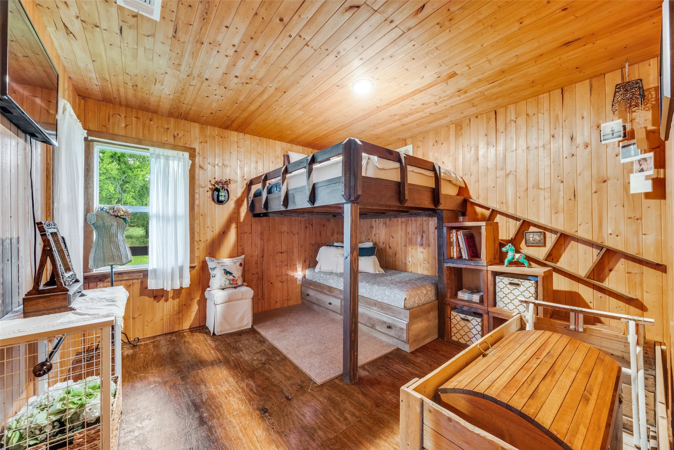Lower level bedroom